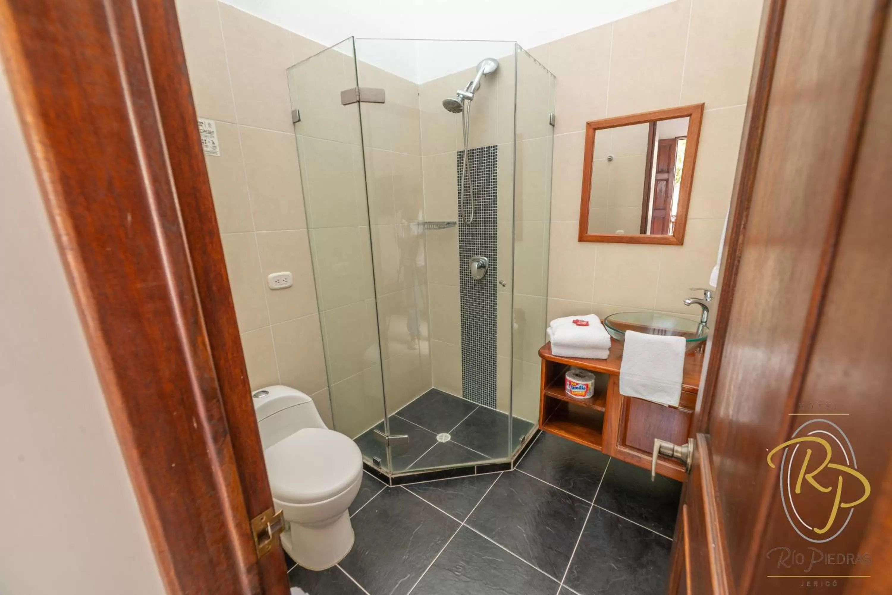 Bathroom in Hotel Rio Piedras