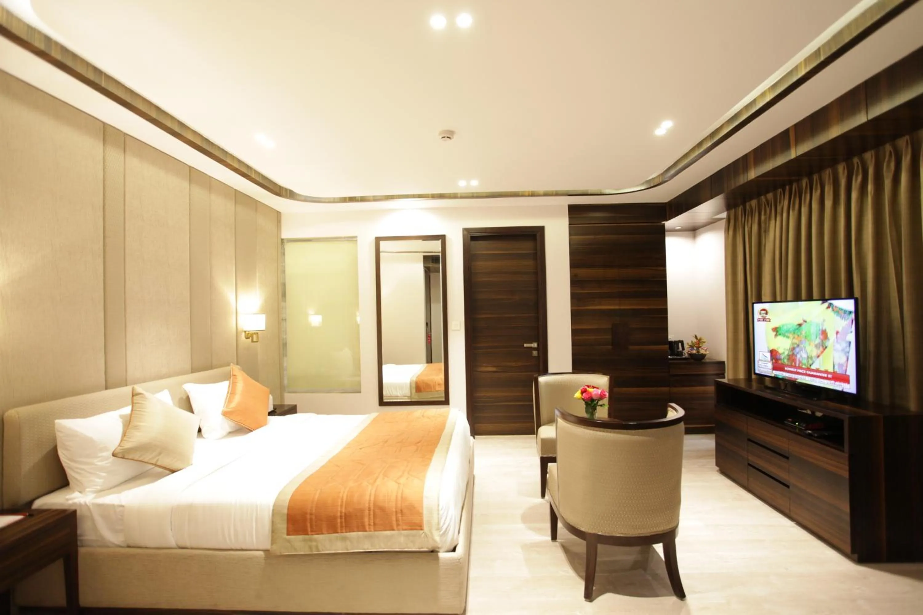 Photo of the whole room, Bed in Kaisons Inn (Near Apollo Hospital)