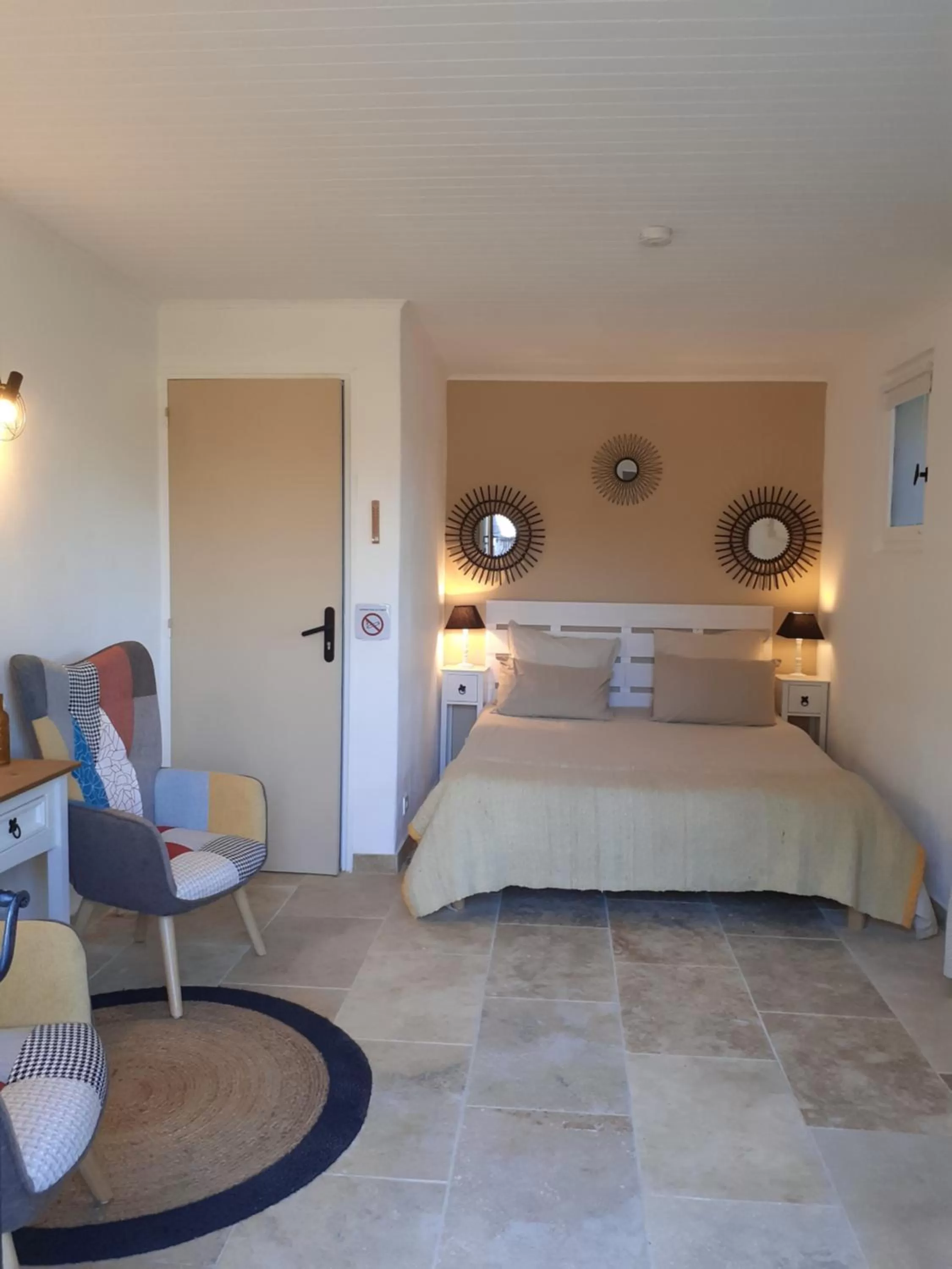 Photo of the whole room, Bed in La Sapiniére -chambres climatisées