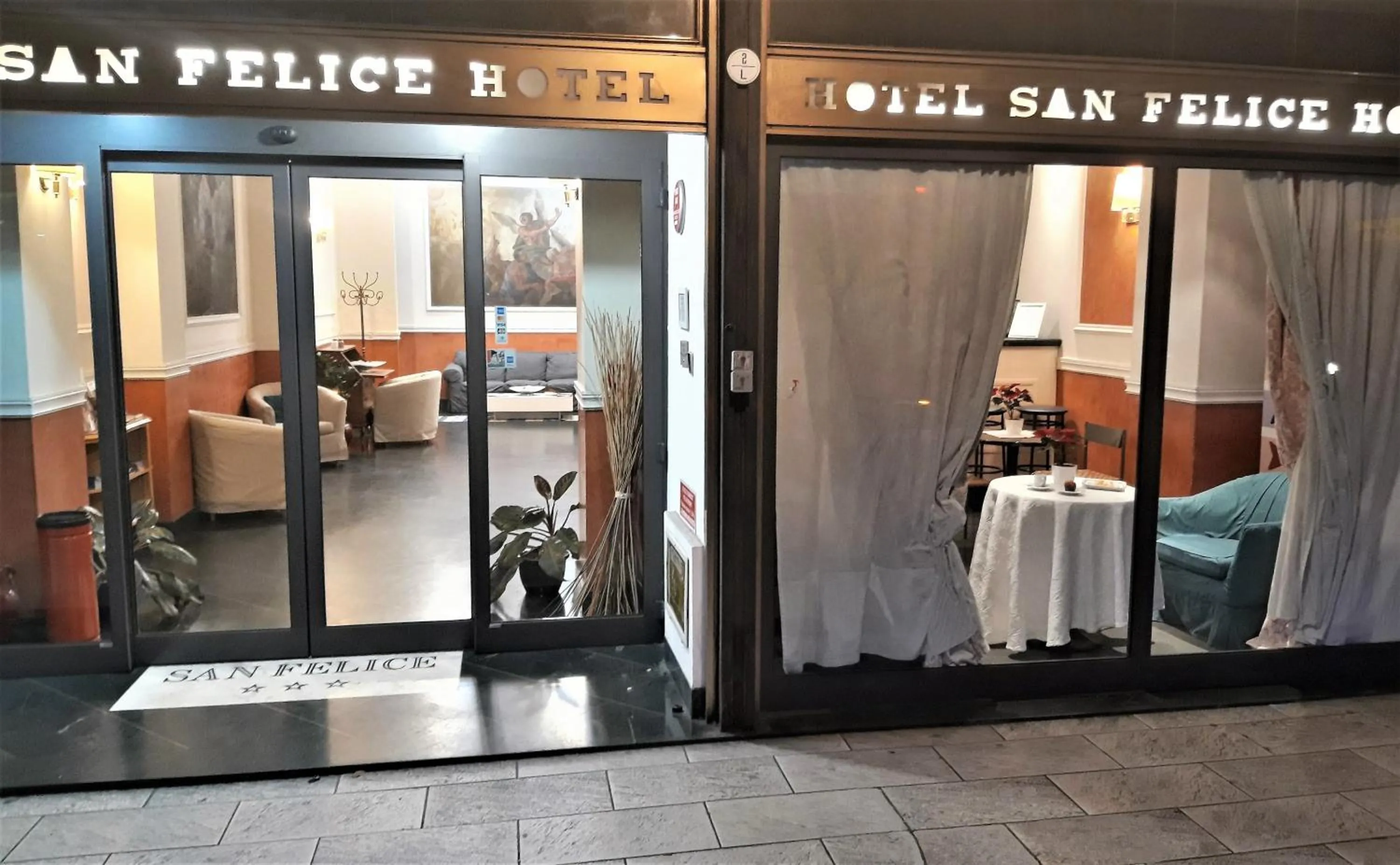 Facade/entrance in Hotel San Felice