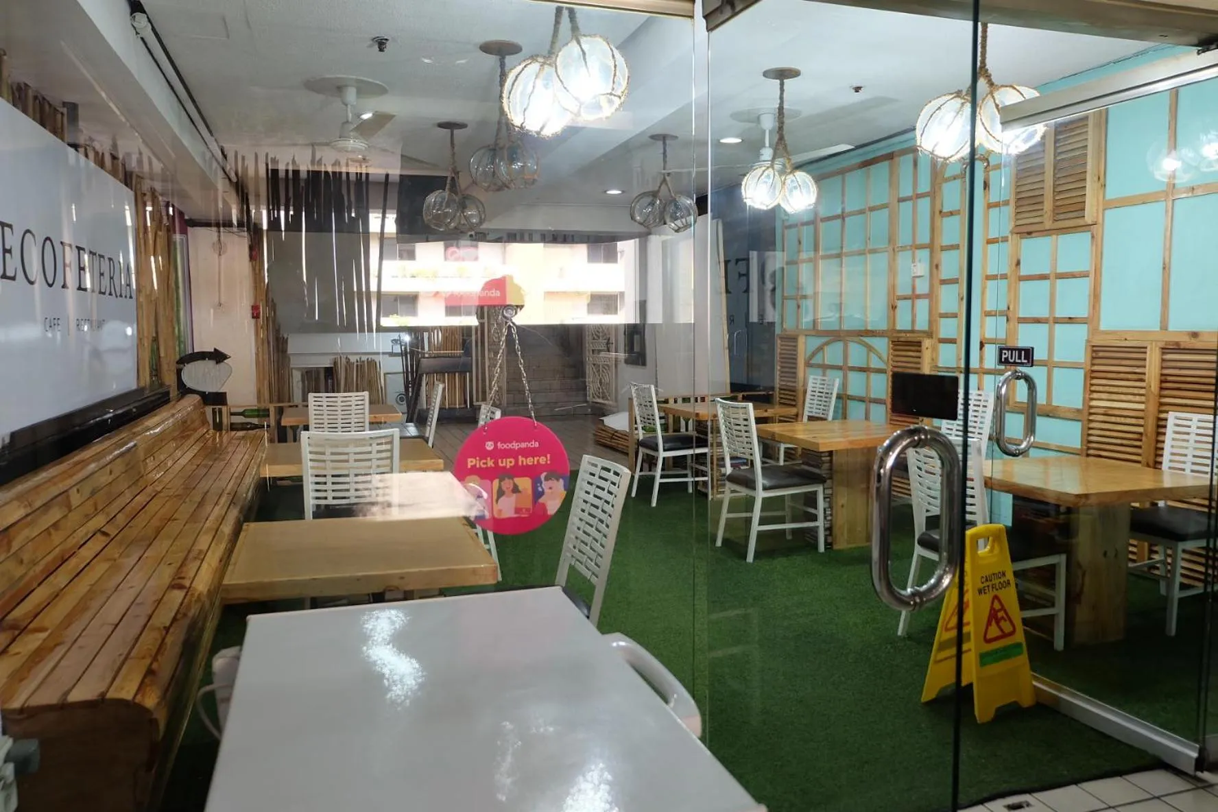 Restaurant/places to eat in Spaces Hotel Makati