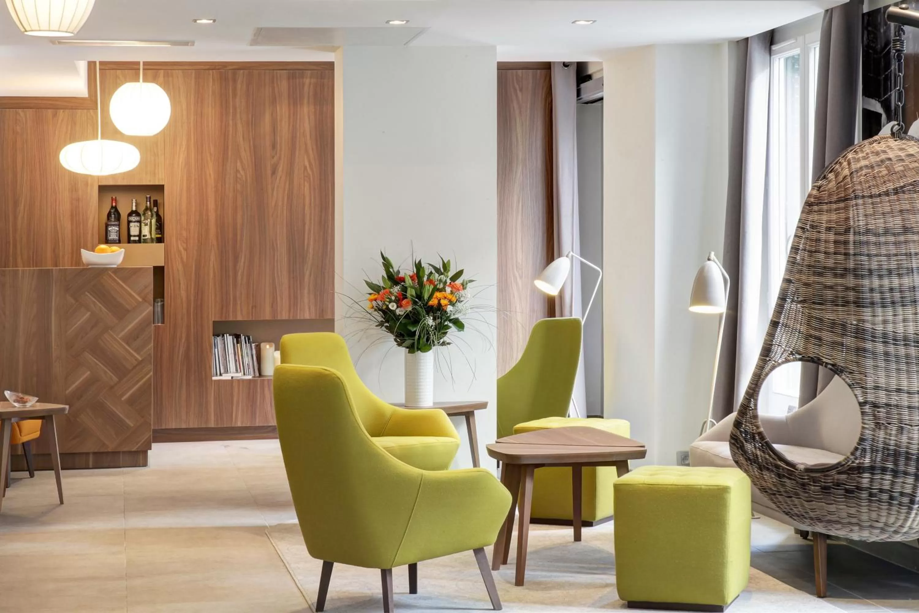 Lobby or reception in Best Western Plus 61 Paris Nation Hotel