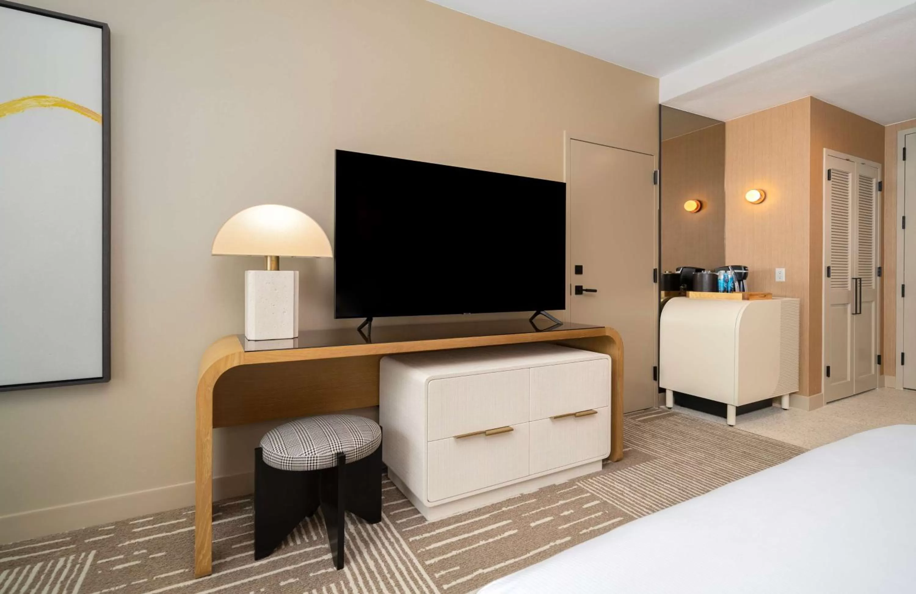 Photo of the whole room, Bed in Hilton San Diego Gaslamp Quarter