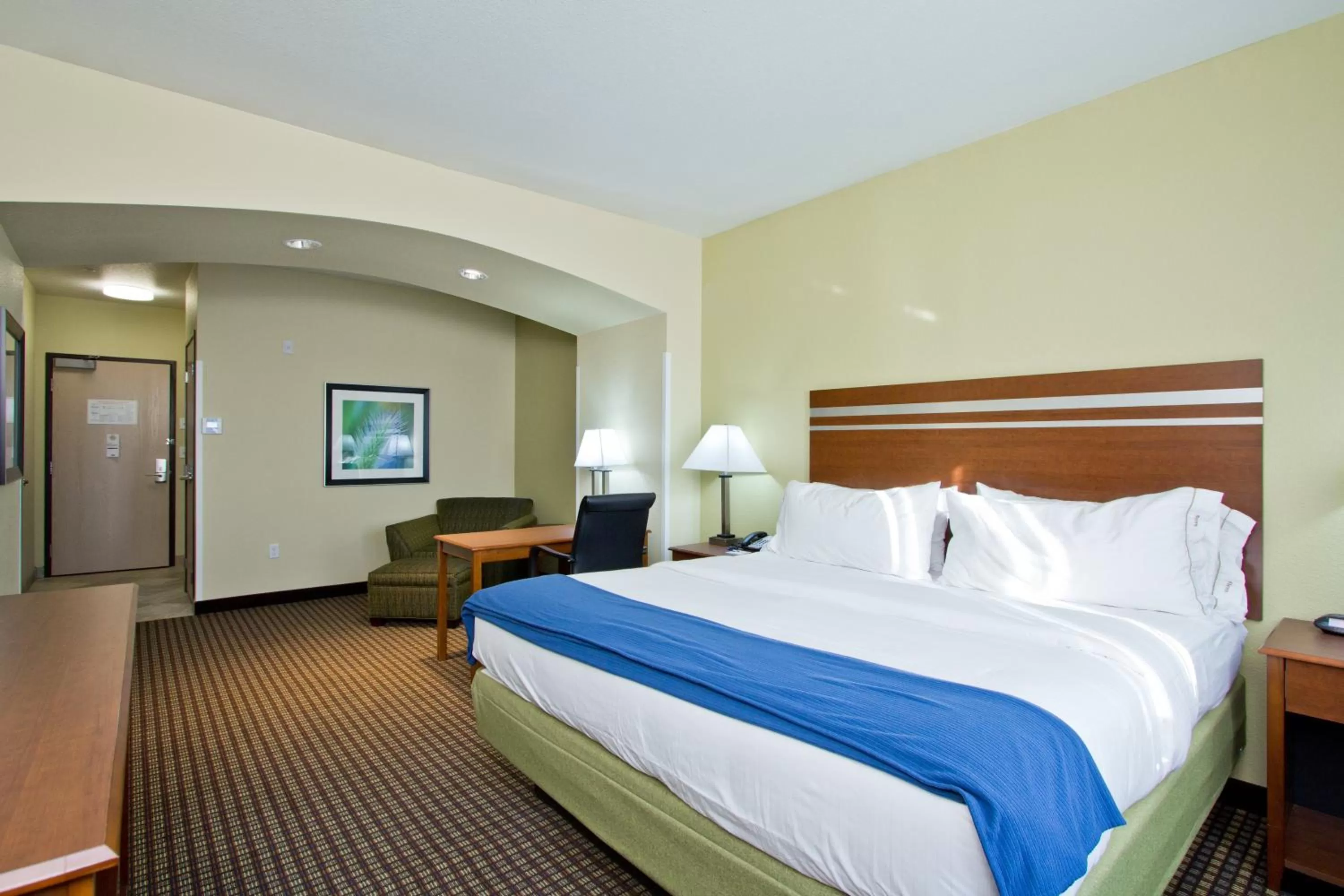Photo of the whole room, Bed in Holiday Inn Express and Suites Denver East Peoria Street by IHG