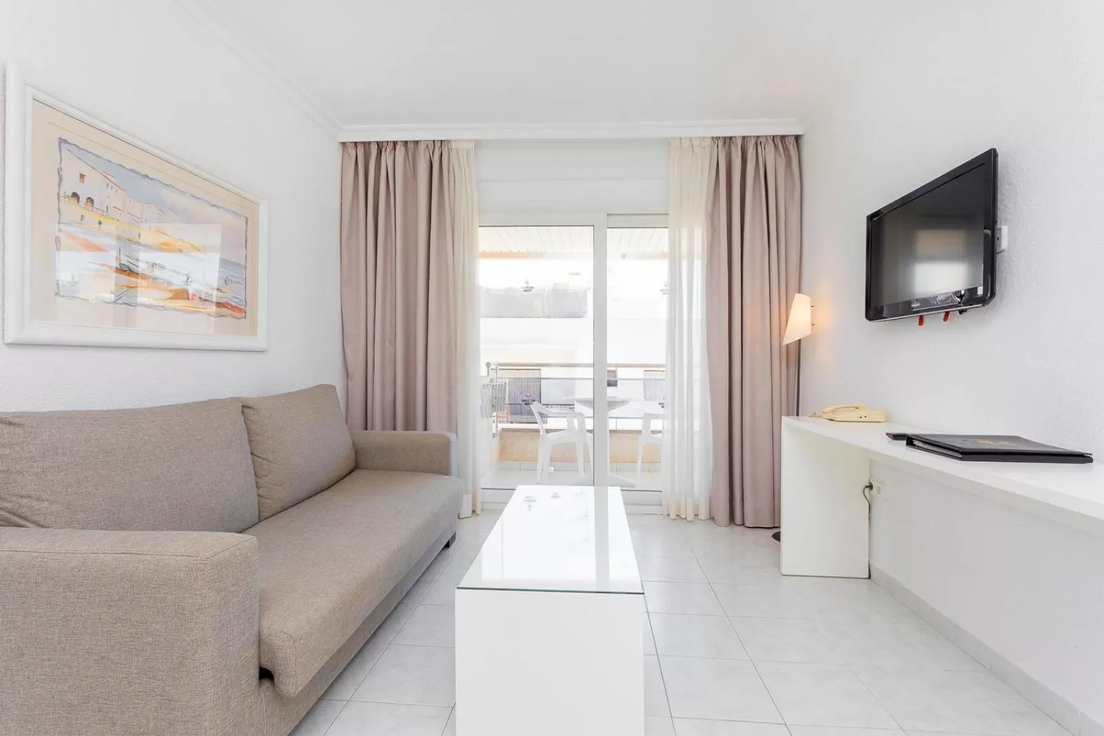 Living room in Aparthotel Duquesa Playa