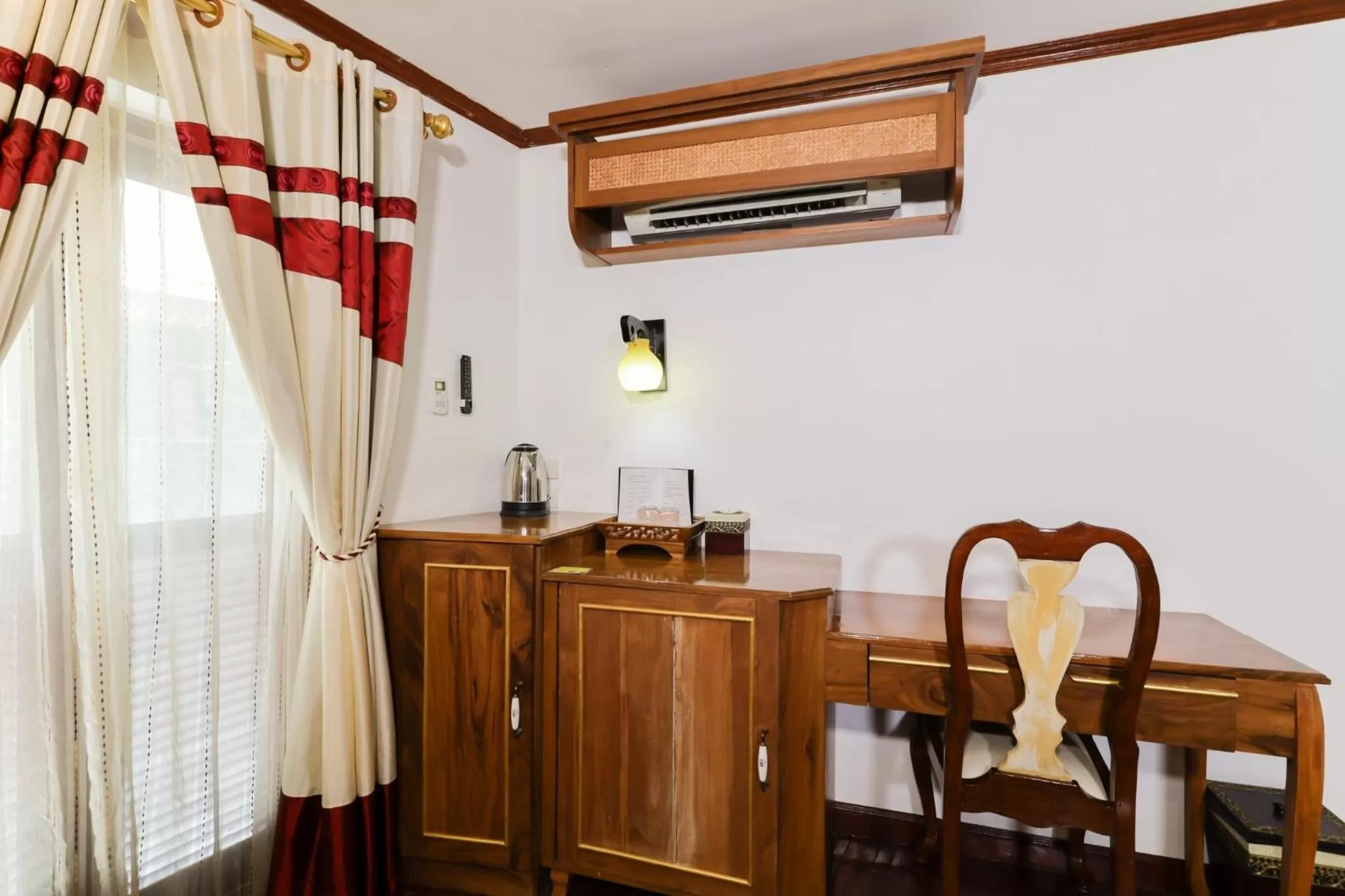 Dining Area in Olivier Boutique