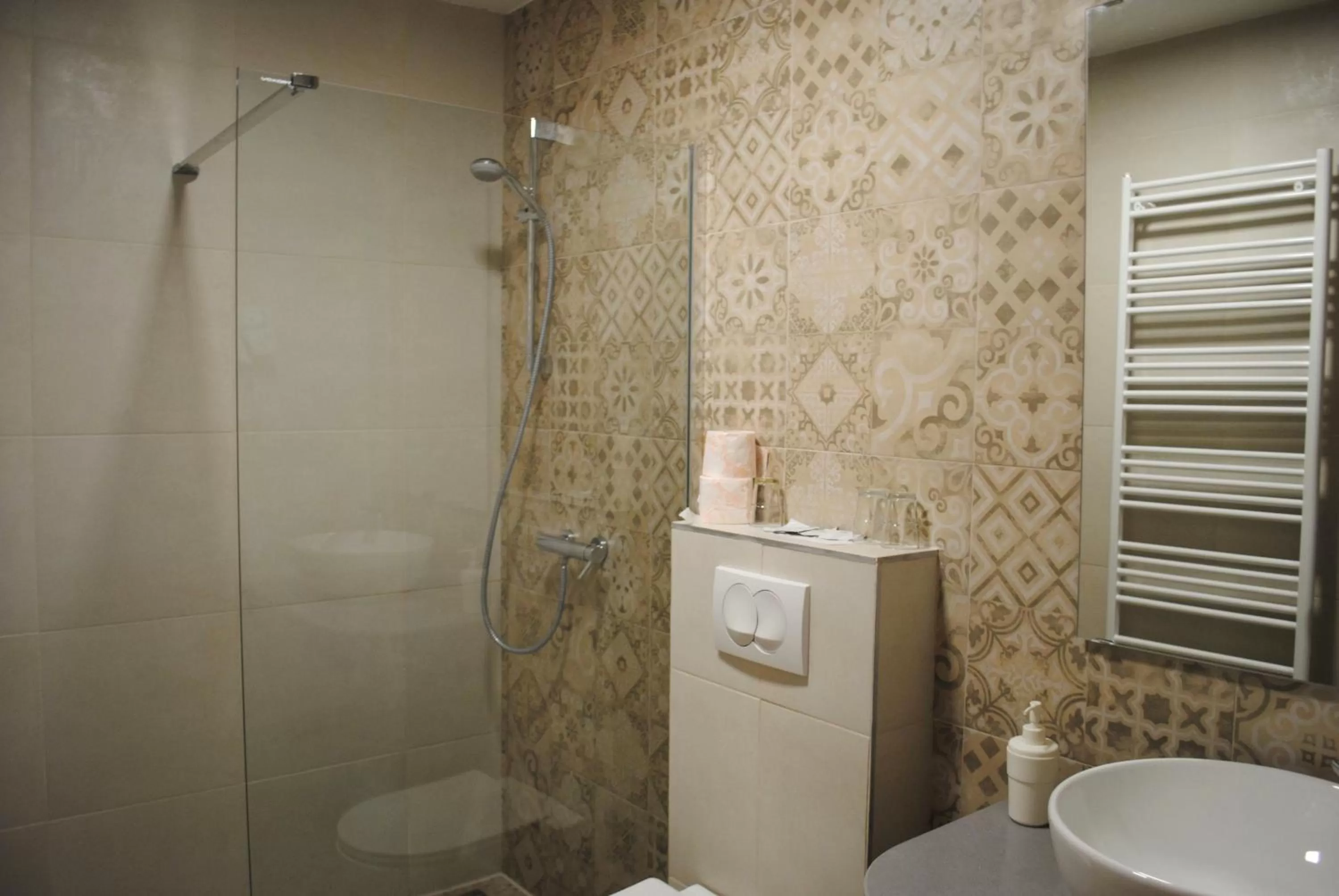 Shower in Hotel Fala Zagreb