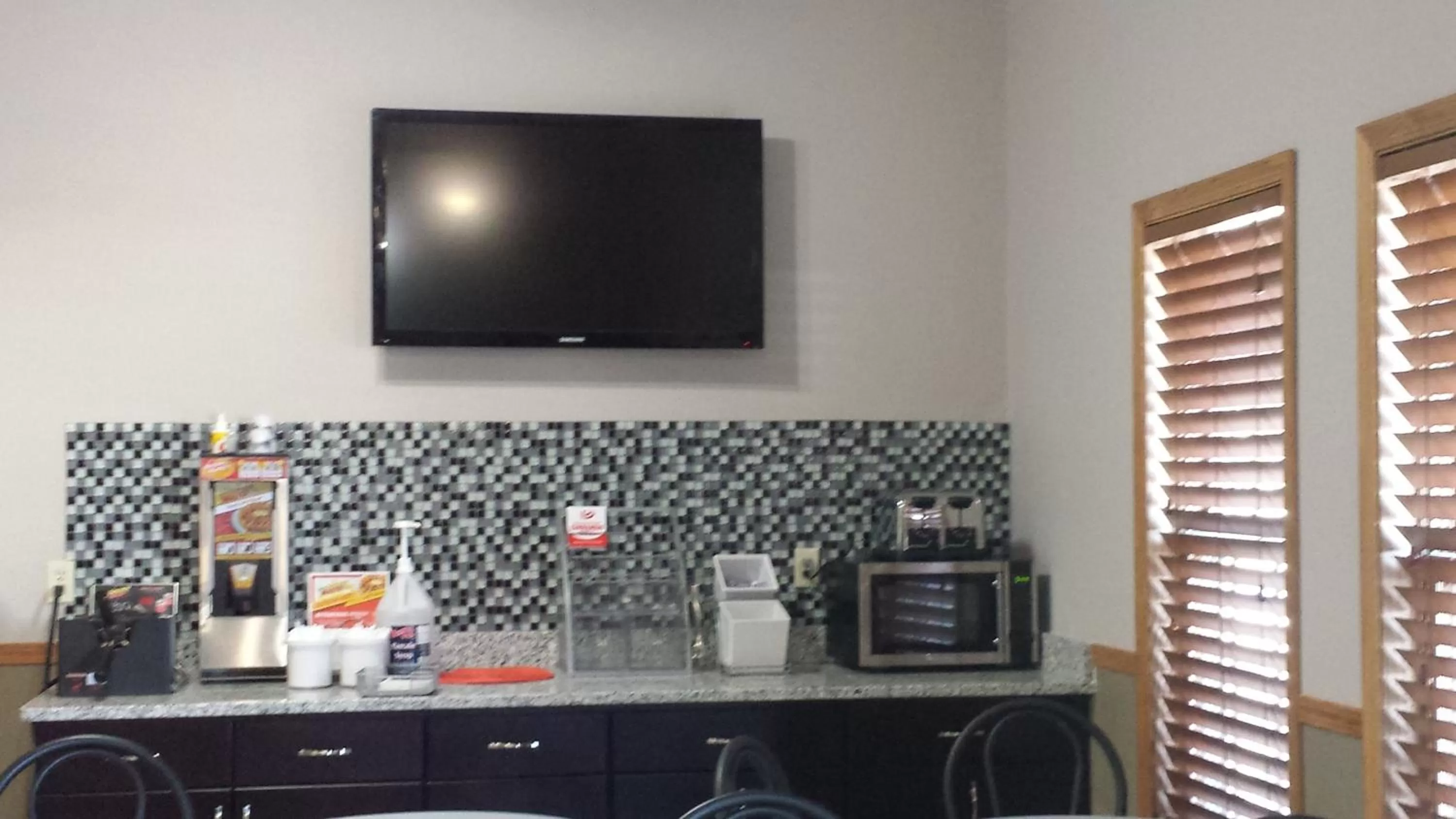 Lobby or reception in Super 8 by Wyndham Pella