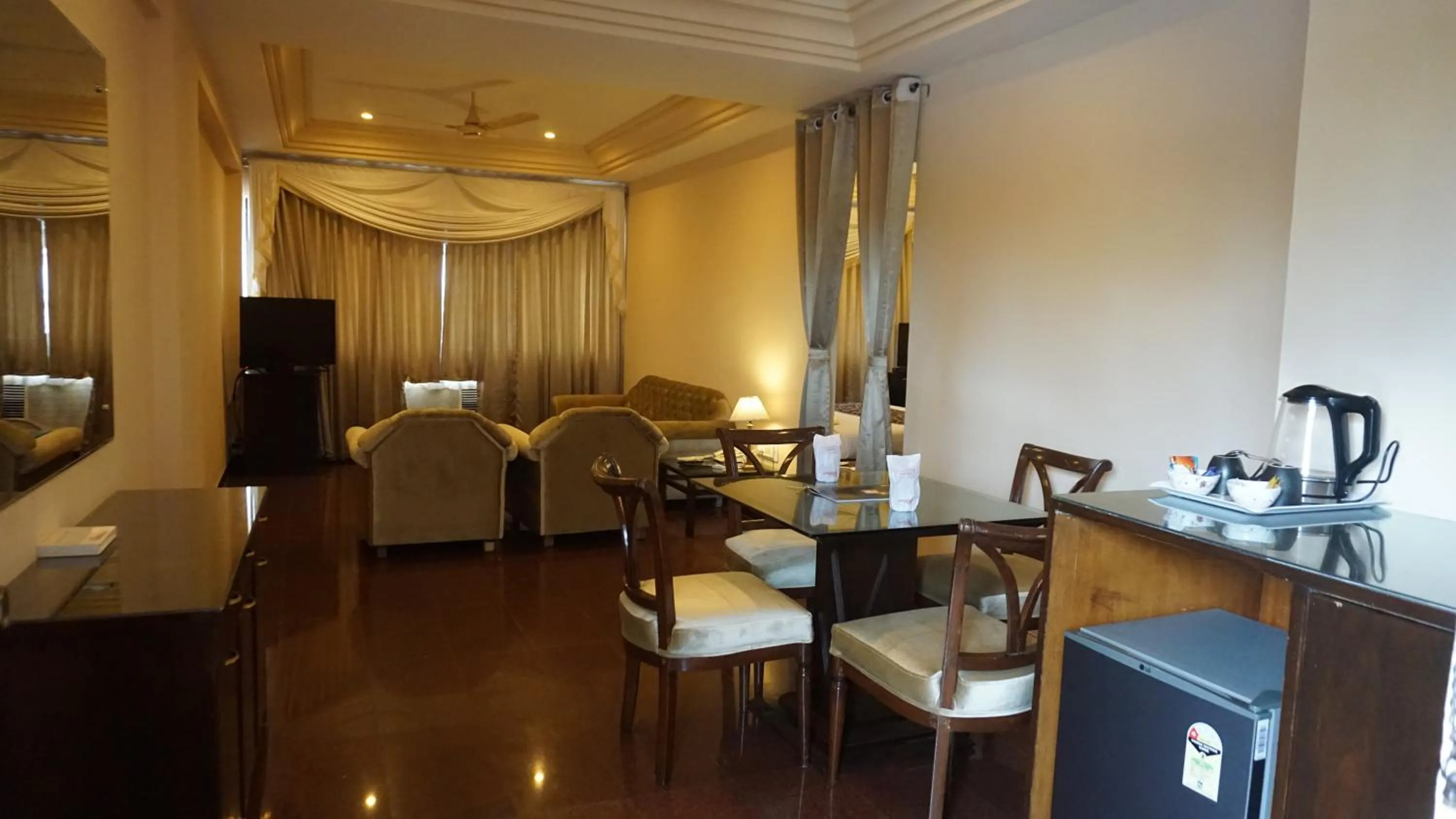 Hotel Poonja International