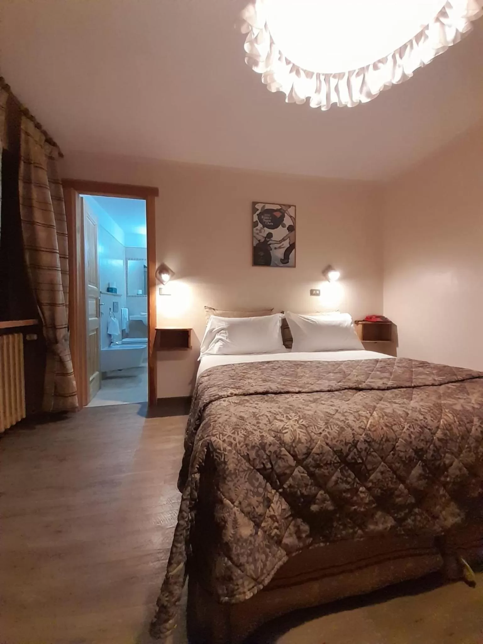 Bed in Hotel Astoria