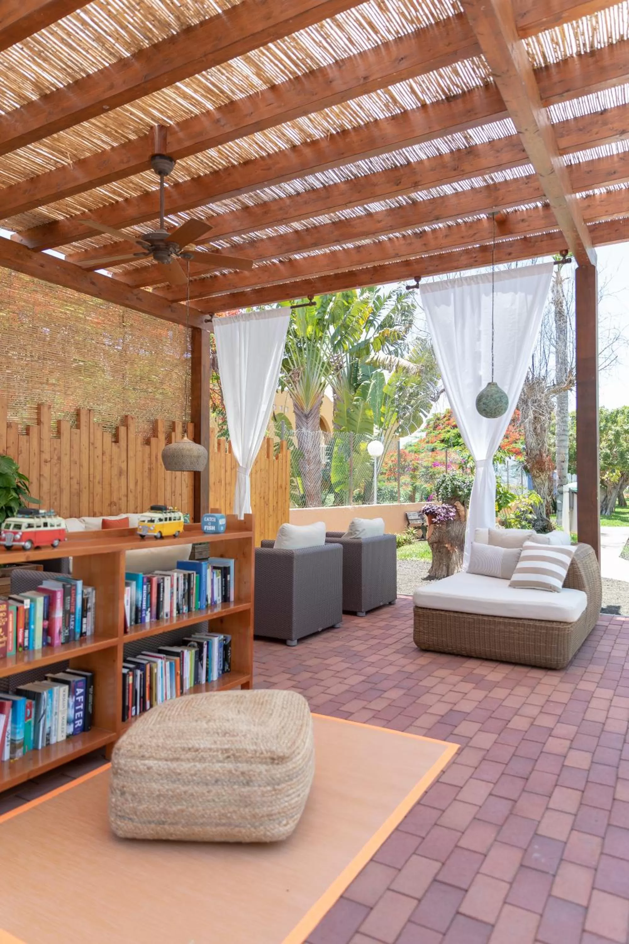 Library in Club Vista Serena