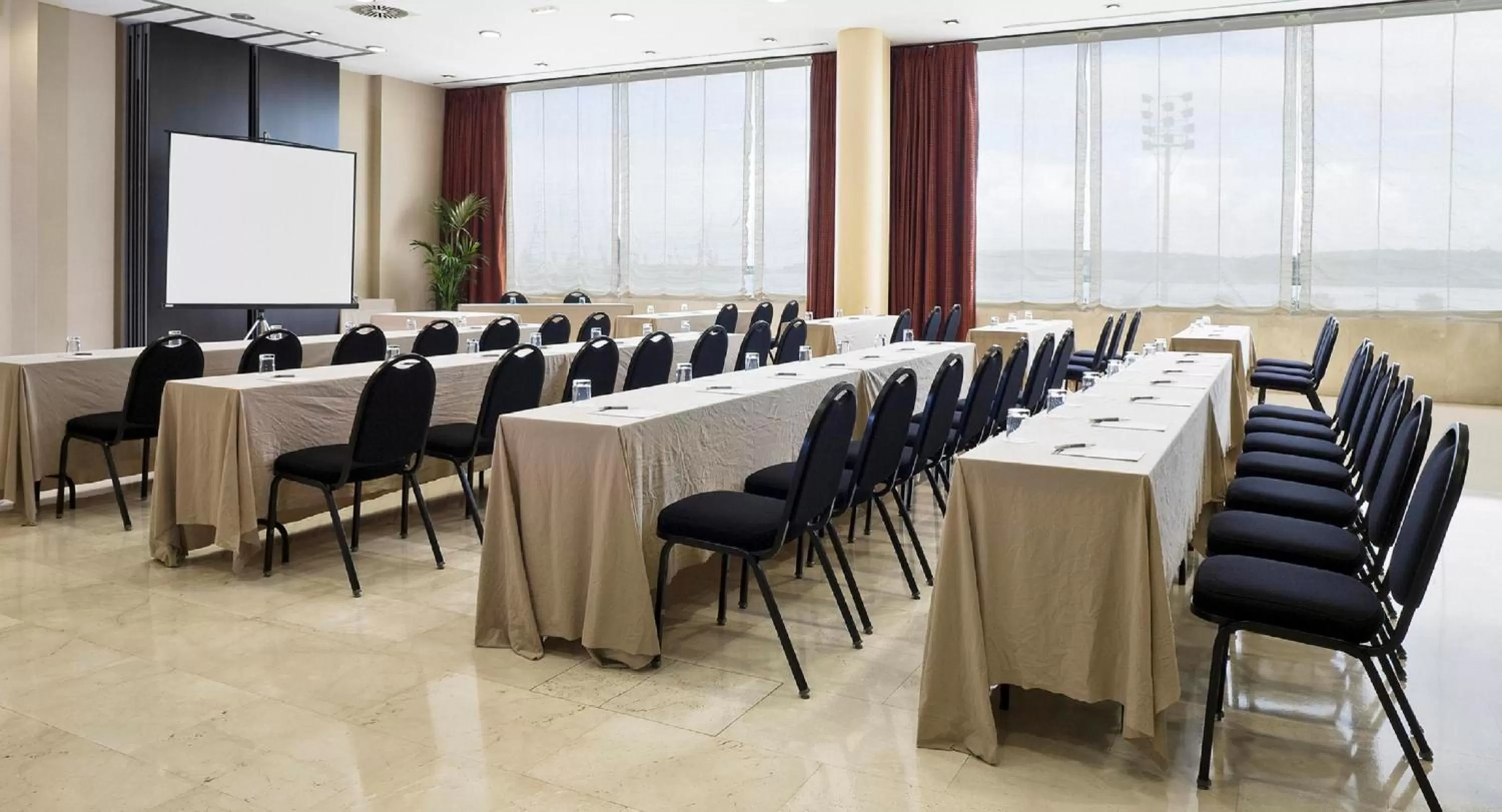 Business facilities in Hotel URH Palacio de Oriol