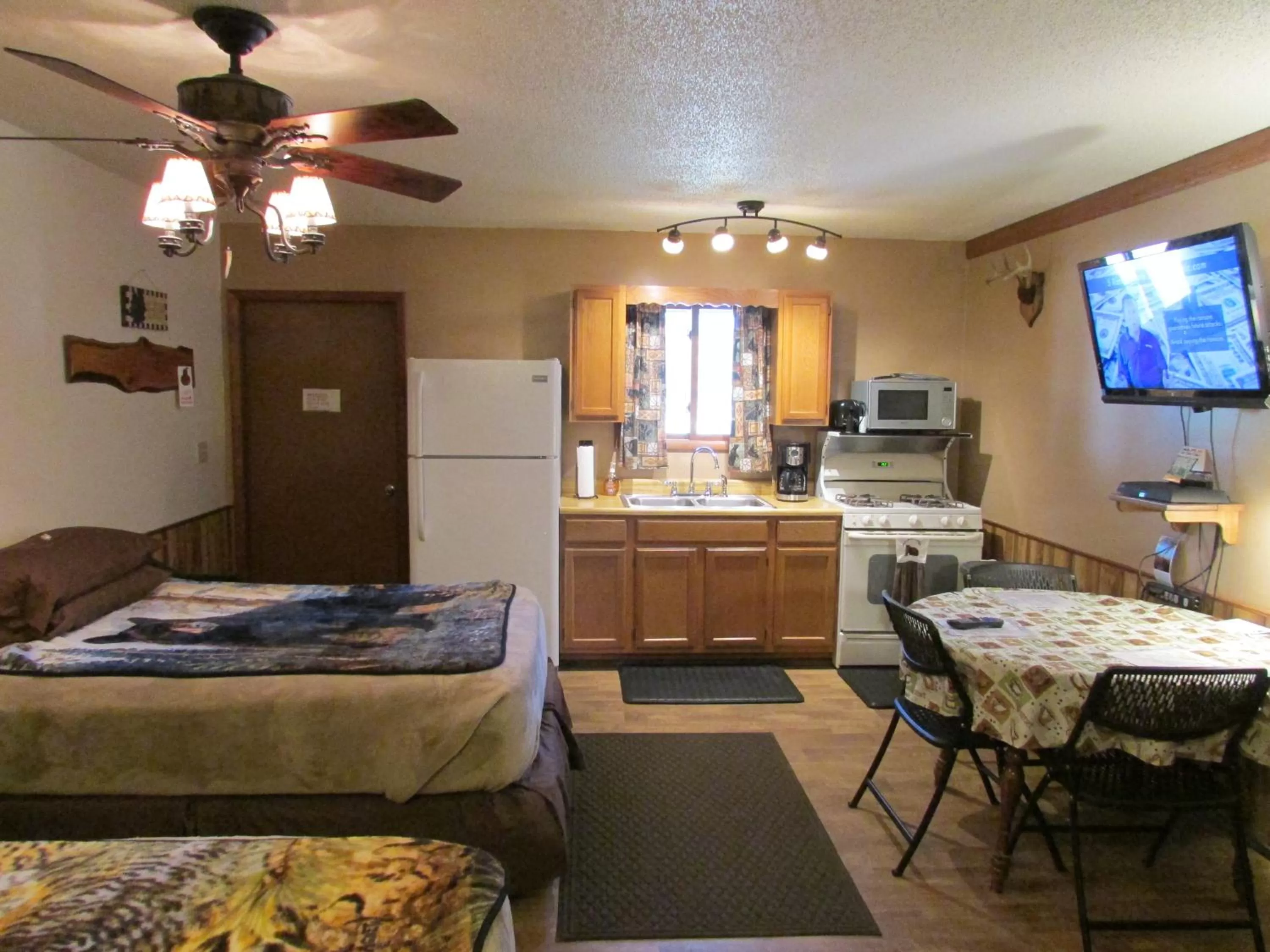 Room Photo in Best Bear Lodge