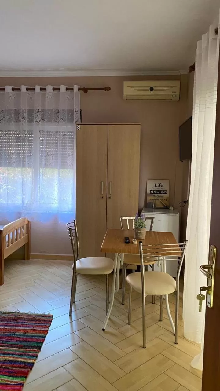 Hotel Durres Vila 53