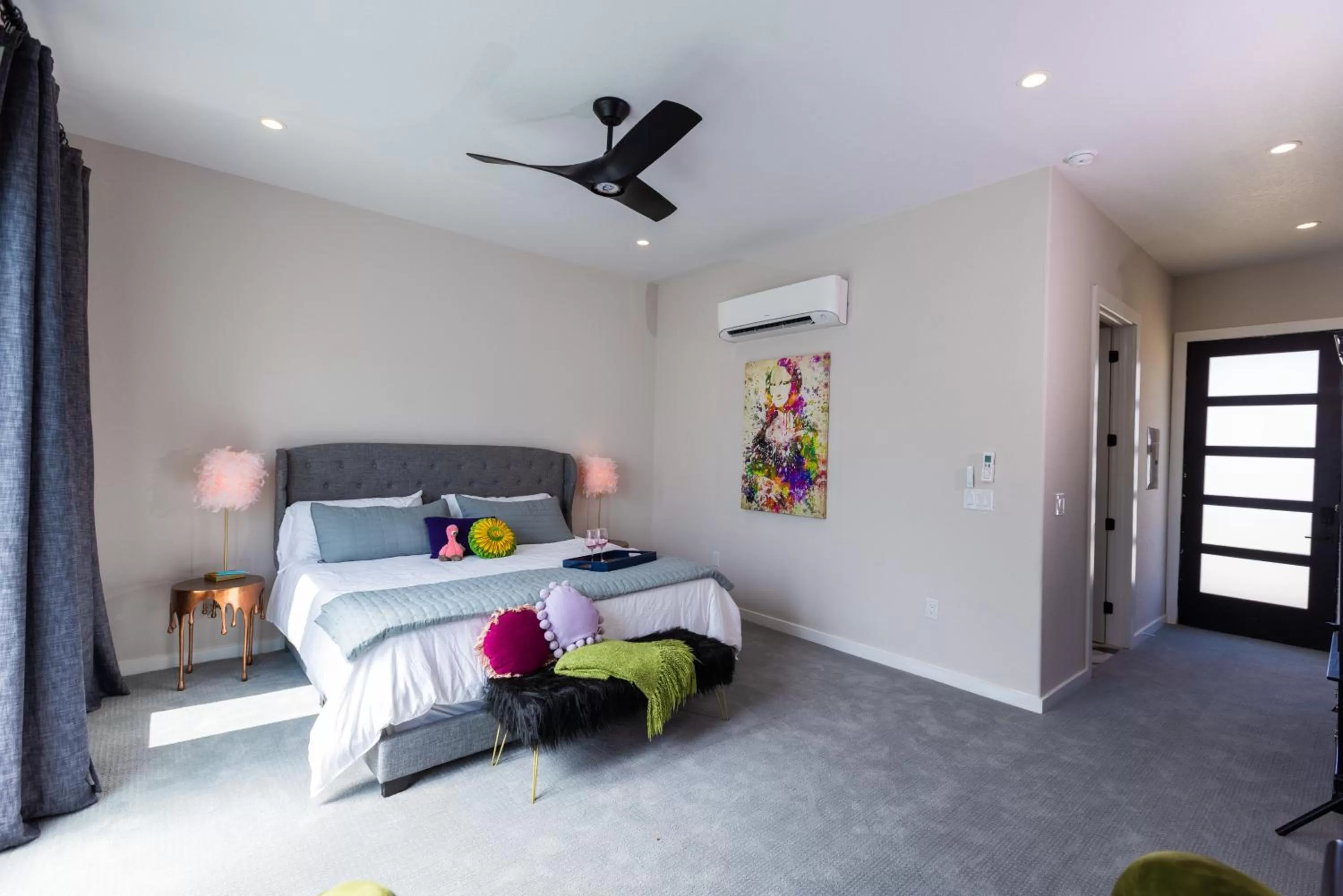 Bedroom, Bed in The Bentley Hotel on 290