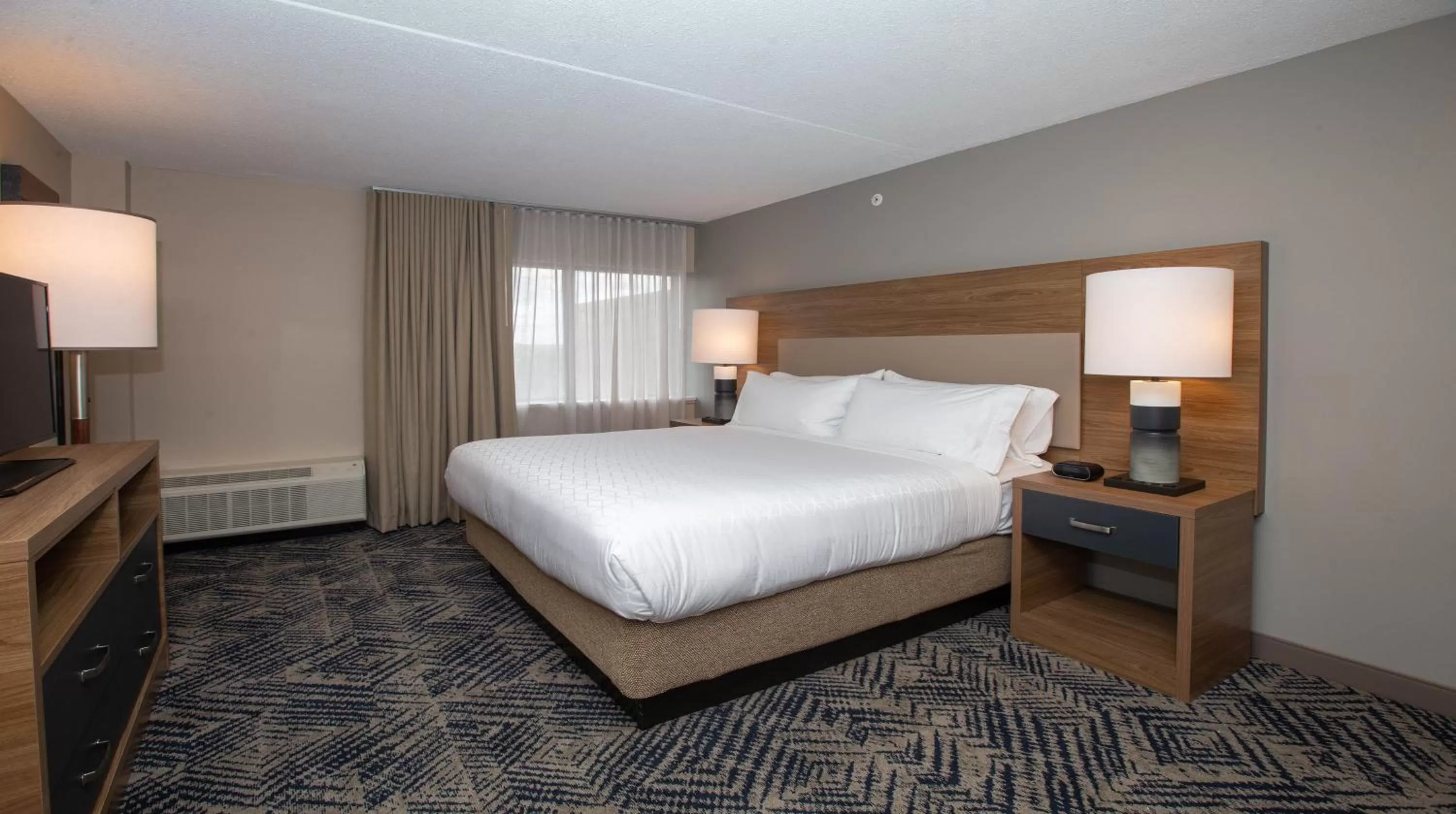 Photo of the whole room, Bed in Candlewood Suites - Cleveland South - Independence by IHG