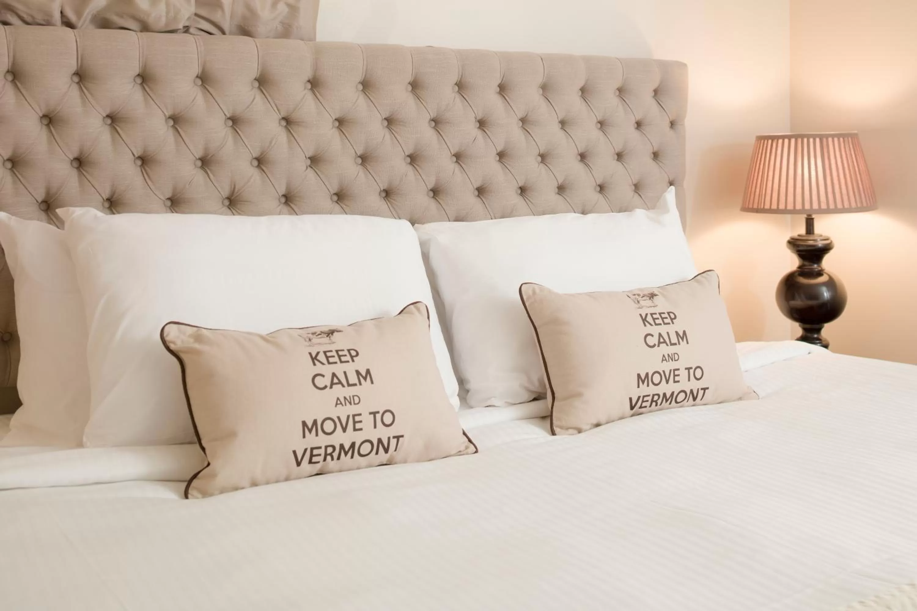 Bedroom, Bed in 506 On the River Inn Woodstock