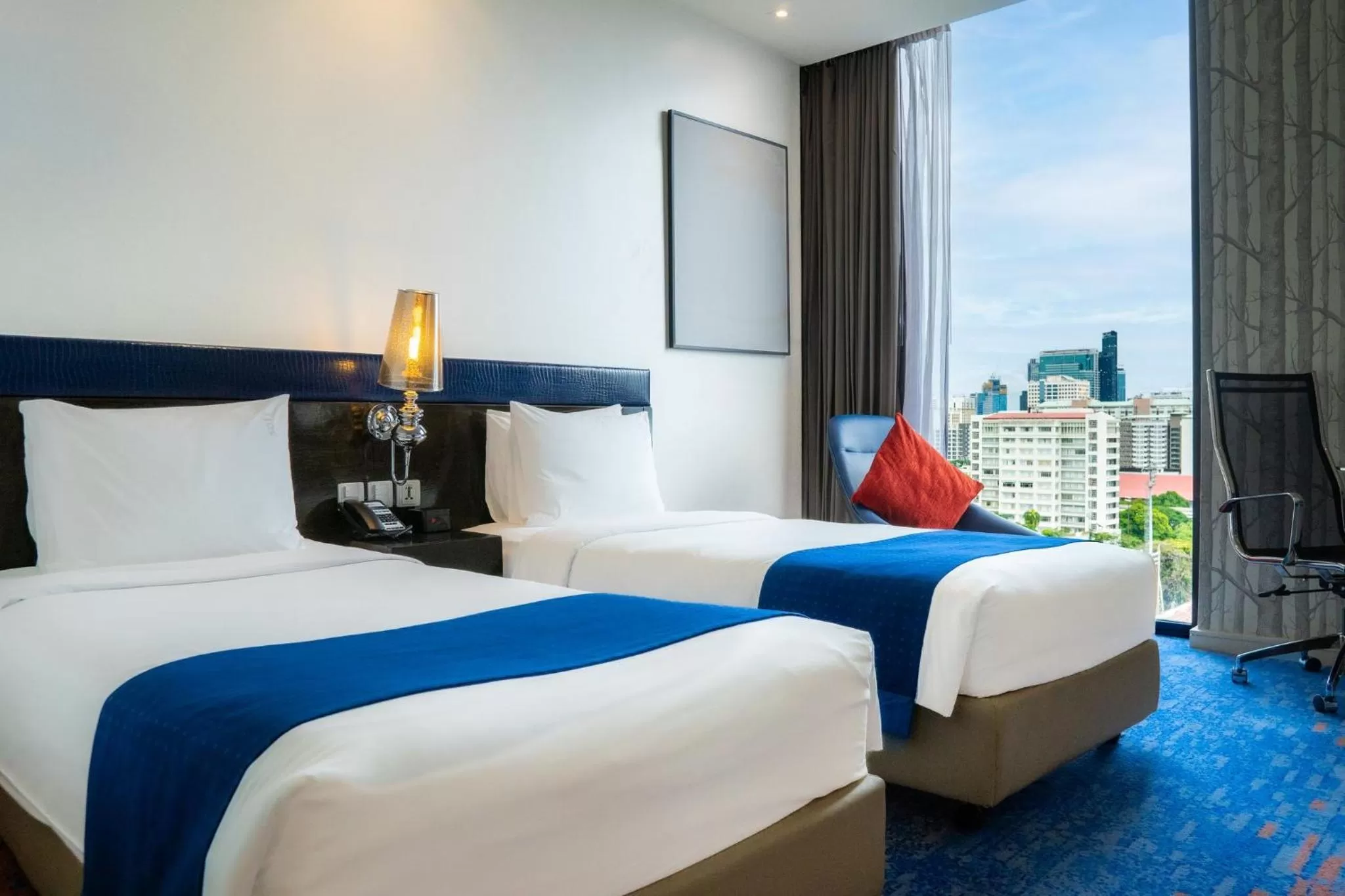 Photo of the whole room, Bed in Holiday Inn Express Bangkok Siam by IHG