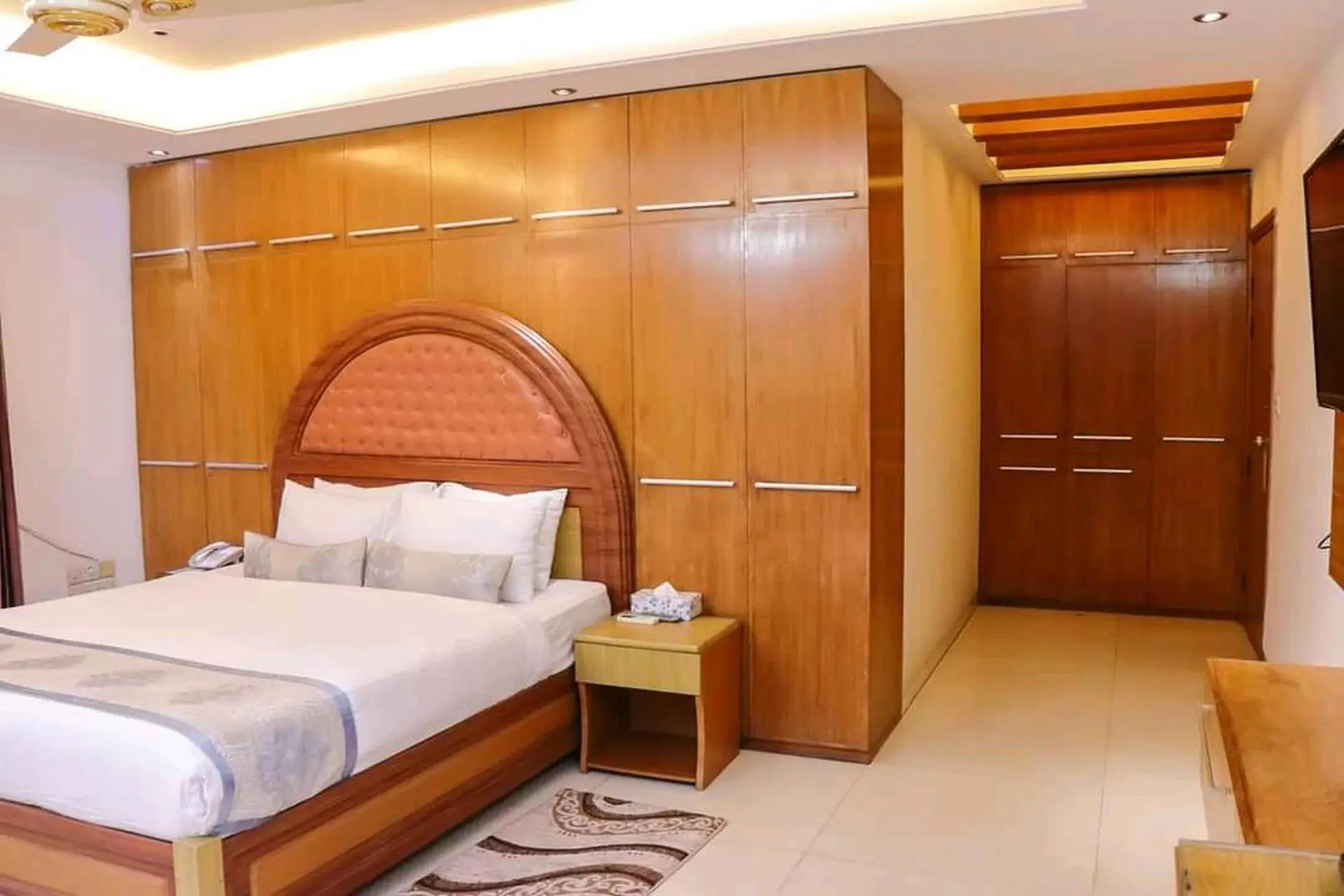 Deluxe Single Room - single occupancy in Hotel Afford Inn Deluxe Single Room - single occupancy in Hotel Afford Inn