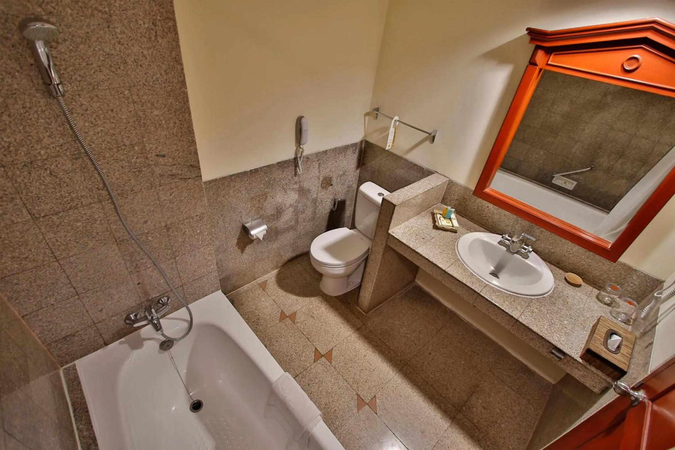 Shower in The Jayakarta Suites Bandung