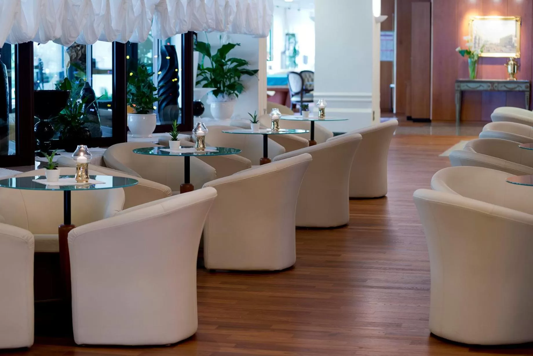 Lounge or bar in Savoy Beach Hotel & Thermal Spa