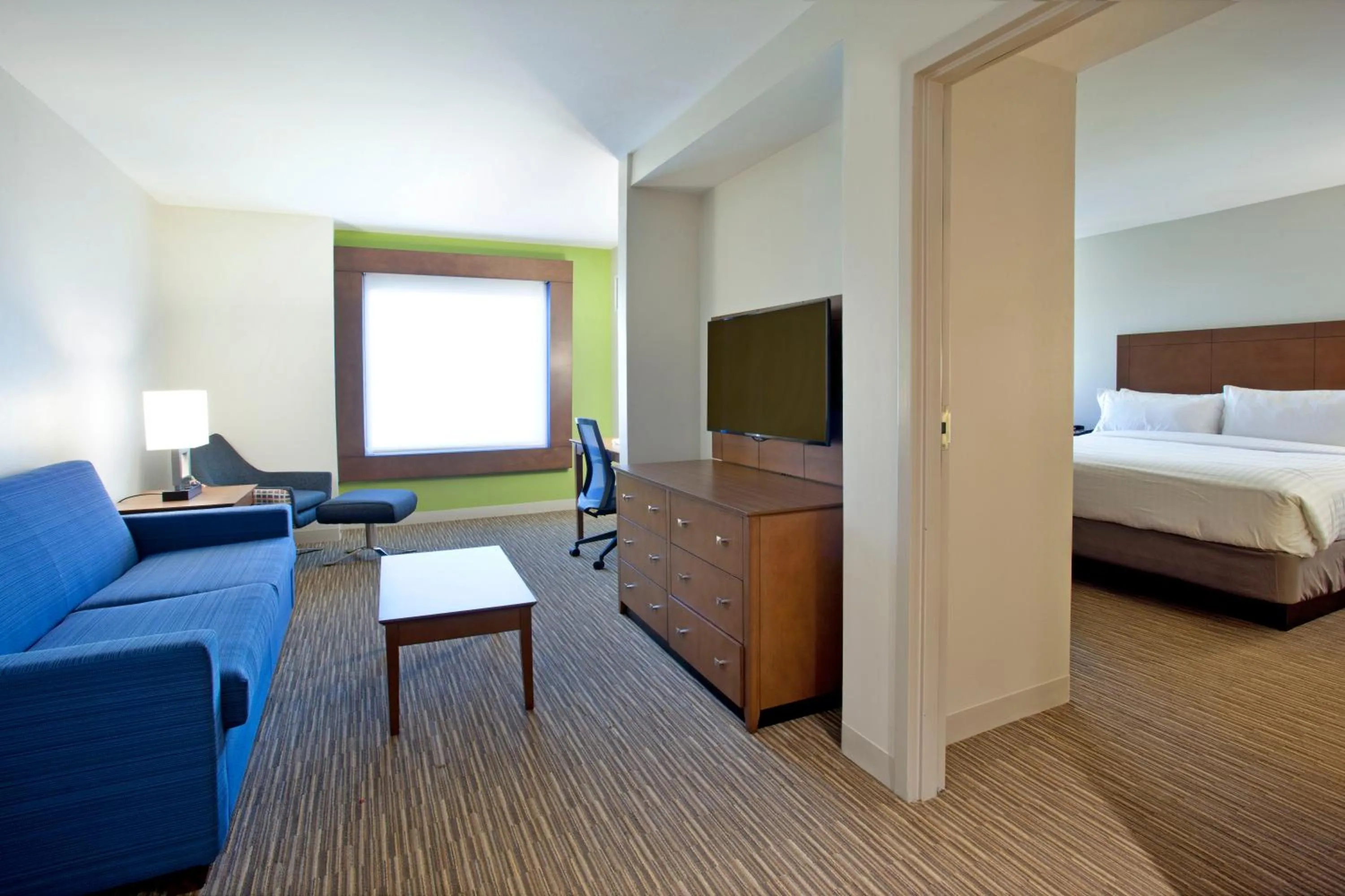 Bed in Holiday Inn Express Hotel & Suites Austin Downtown - University by IHG