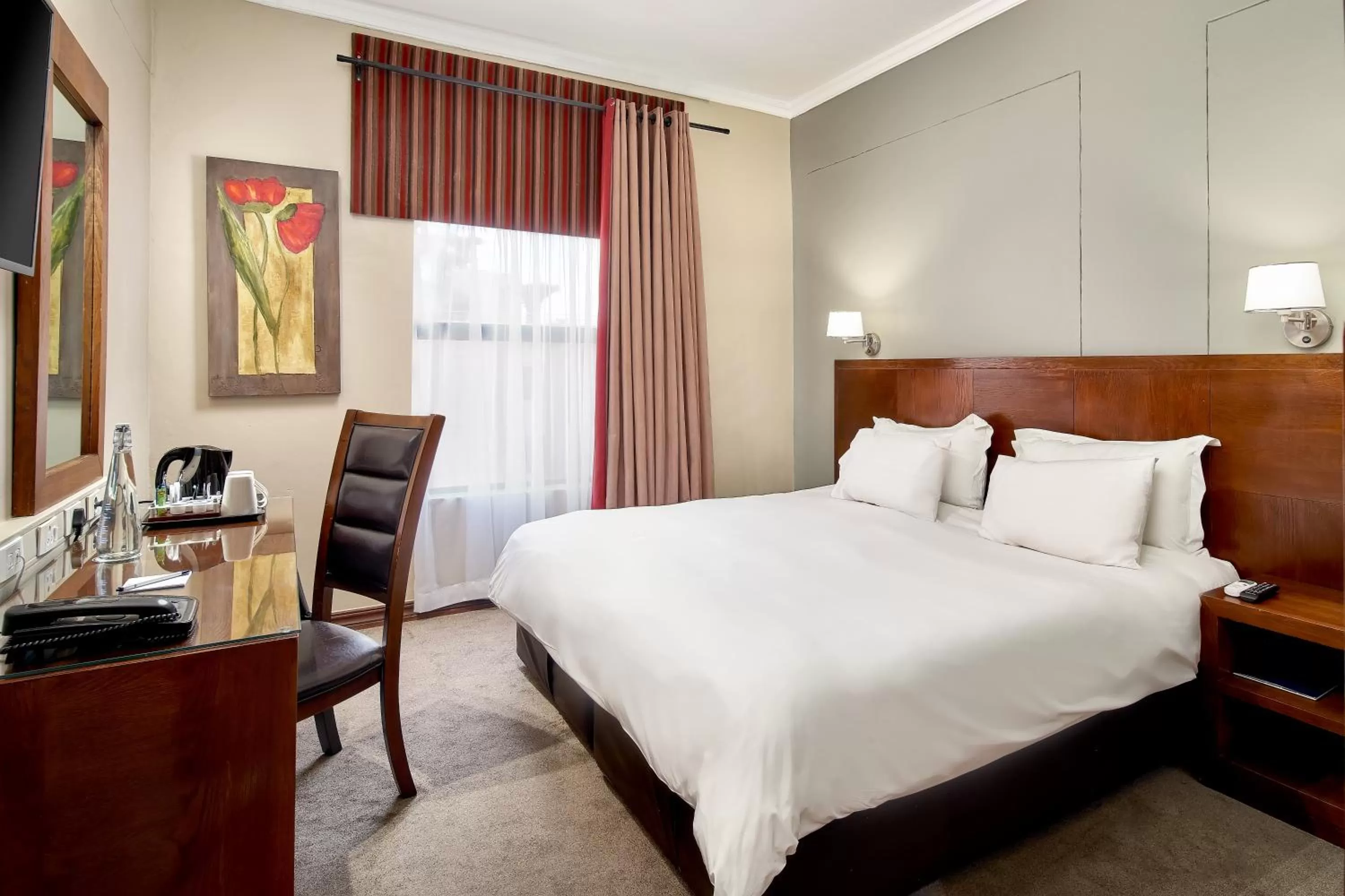 Standard King Room - single occupancy in Protea Hotel by Marriott Pretoria Hatfield