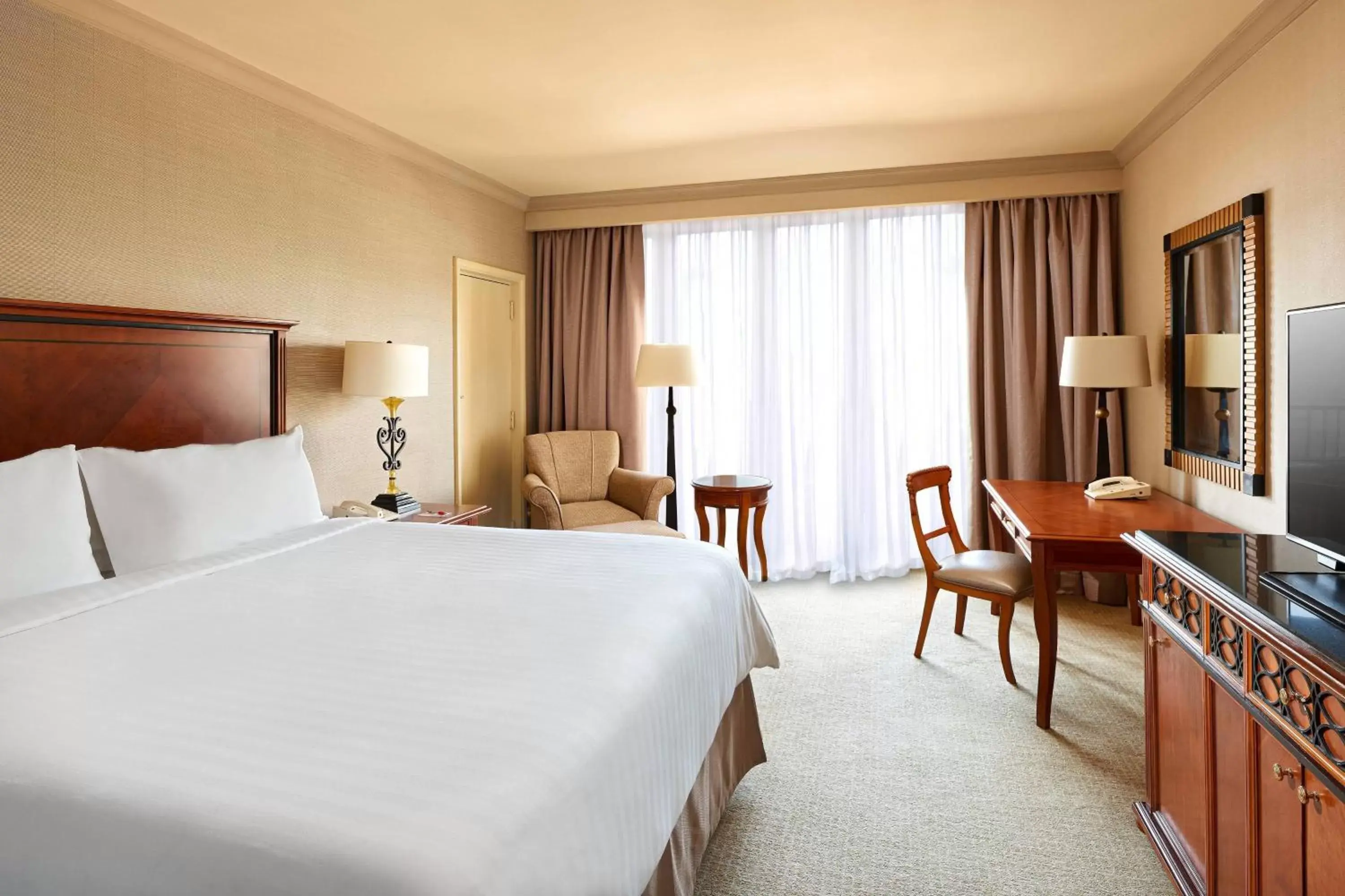 Executive Level Room, 1 King, Balcony in Cairo Marriott Hotel & Omar Khayyam Casino Executive Level Room, 1 King, Balcony in Cairo Marriott Hotel & Omar Khayyam Casino