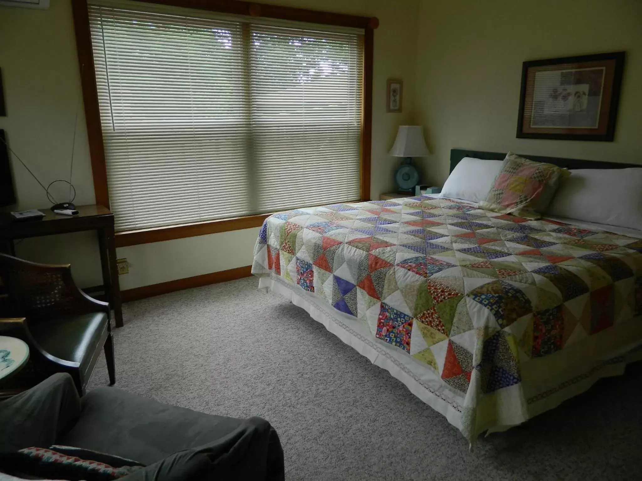 King Suite in Bent Mountain Lodge Bed And Breakfast, Inc. King Suite in Bent Mountain Lodge Bed And Breakfast, Inc.