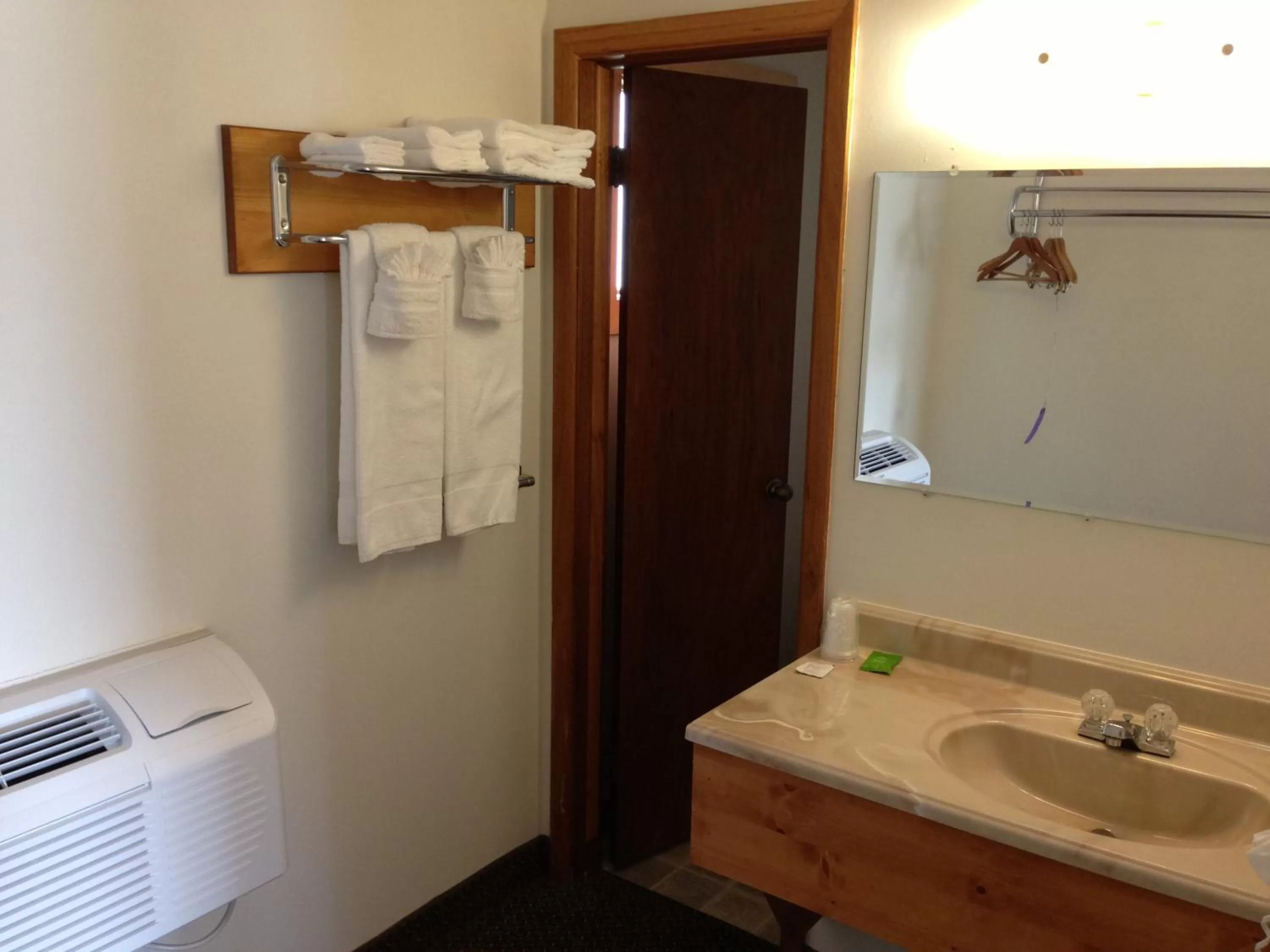 Bathroom in Range Country Lodging