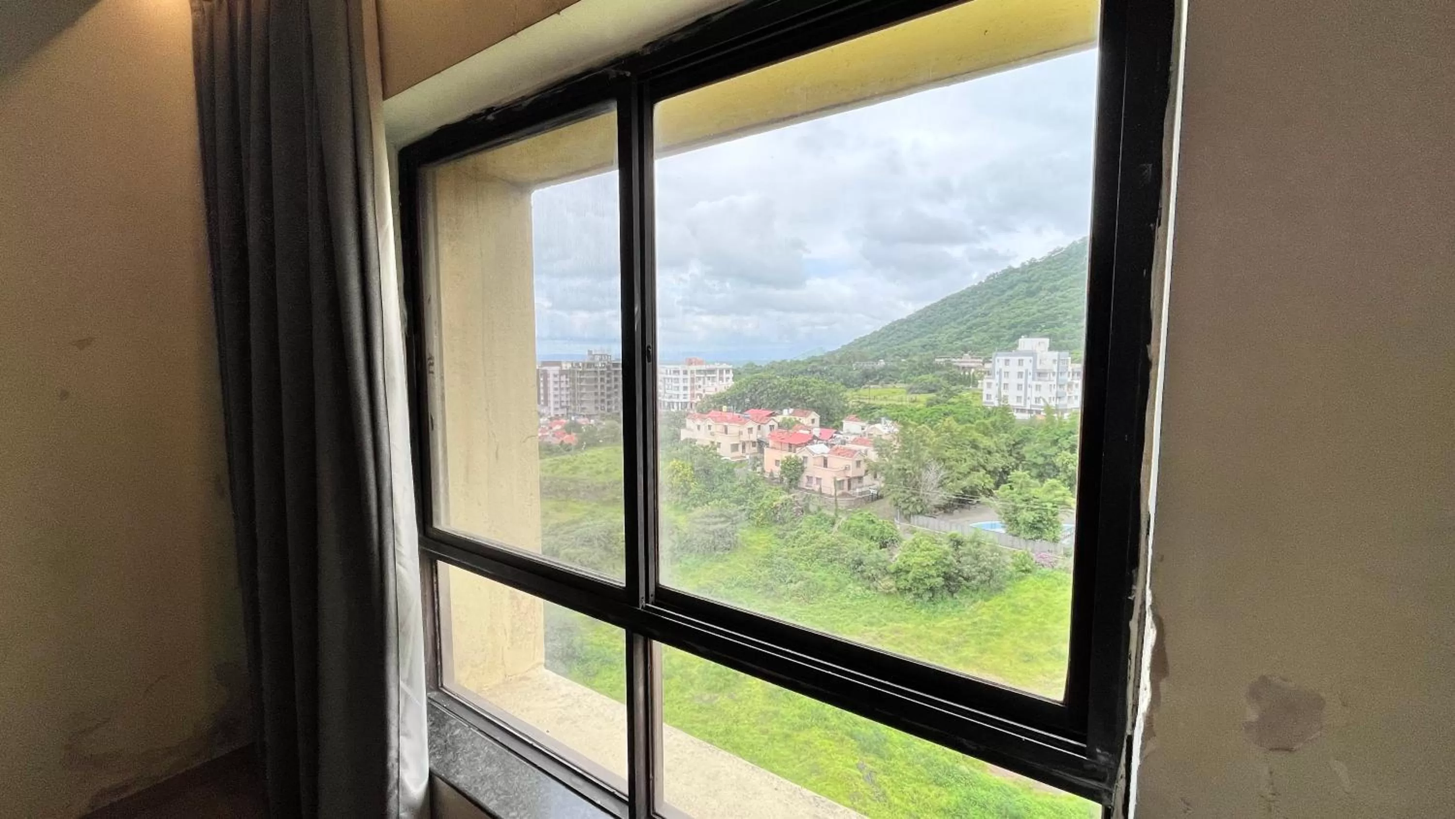 Day in Hotel Sumanchandra Suites