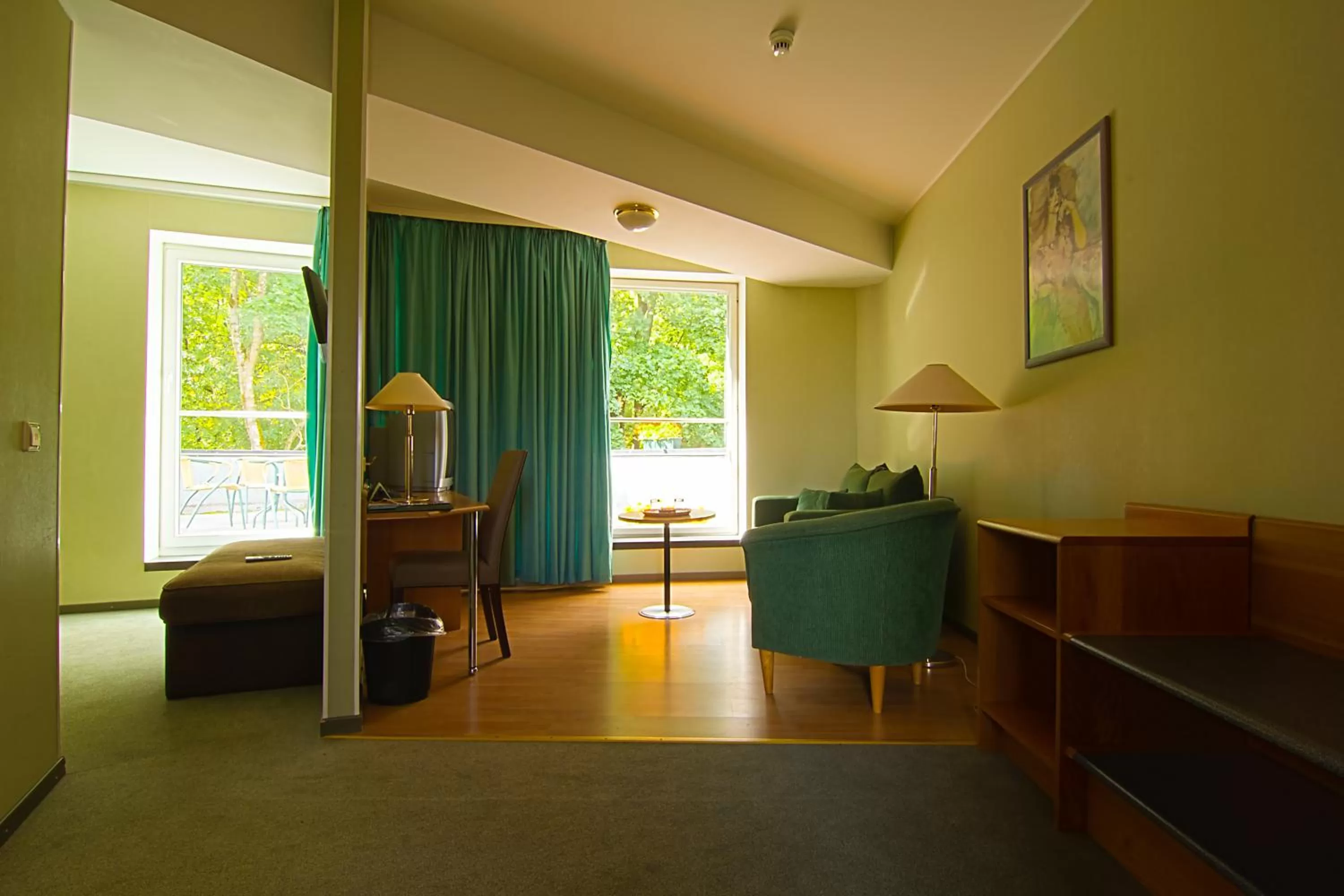 Photo of the whole room, Bed in Barclay Hotel