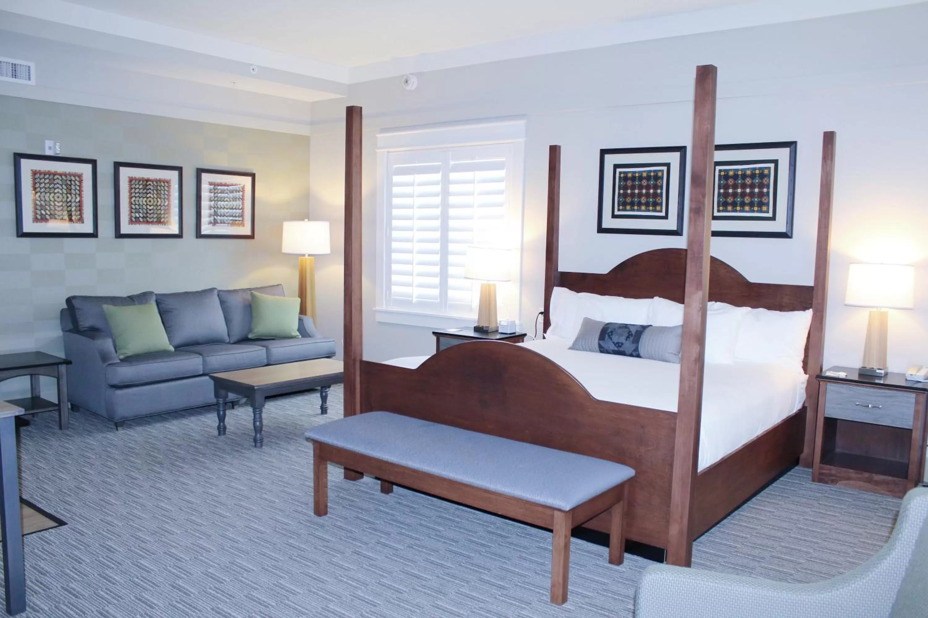 Bed in Carlisle Inn Sarasota