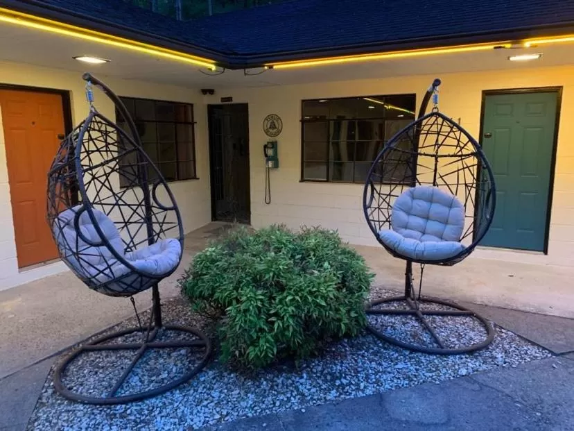 Property building in Route 19 Inn