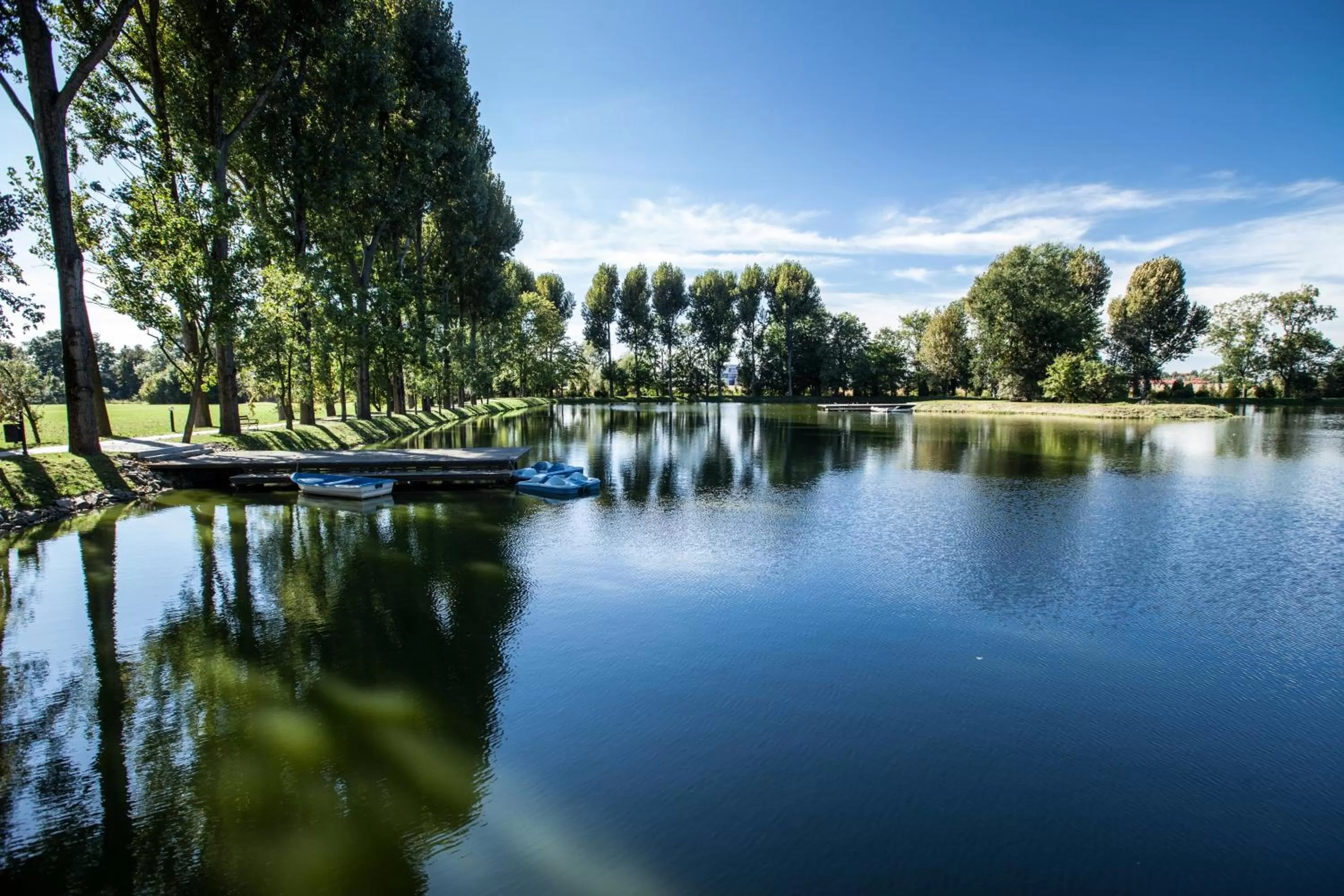 Lake view in Zamek Topacz