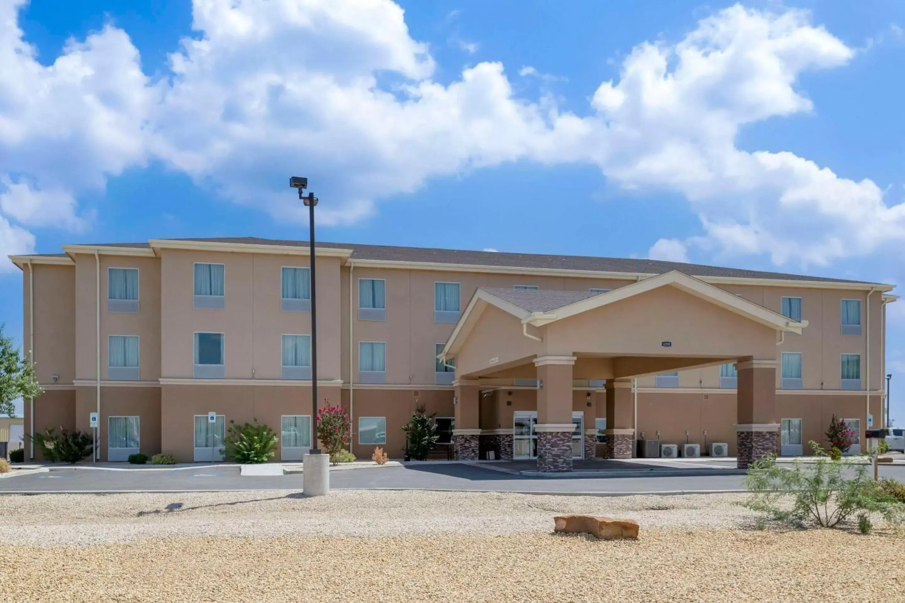 Quality Inn & Suites Carlsbad Caverns Area Quality Inn & Suites Carlsbad Caverns Area