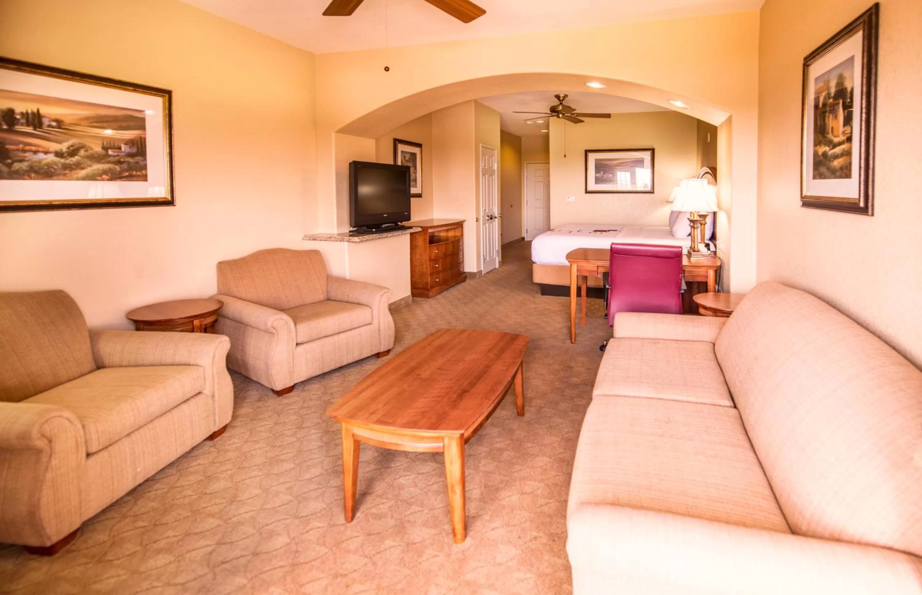 Photo of the whole room in La Quinta by Wyndham Marble Falls