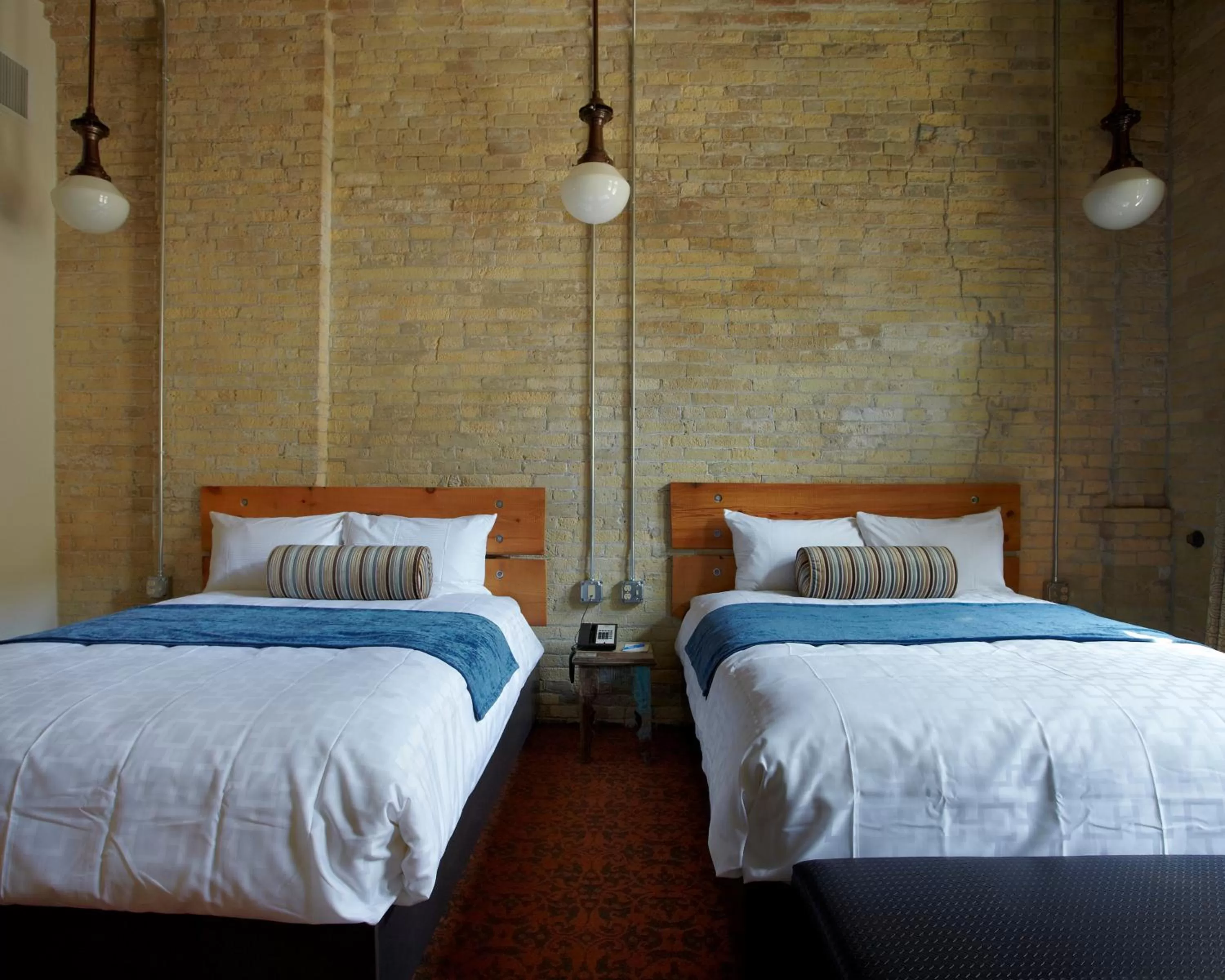 Guests, Bed in Brewhouse Inn and Suites