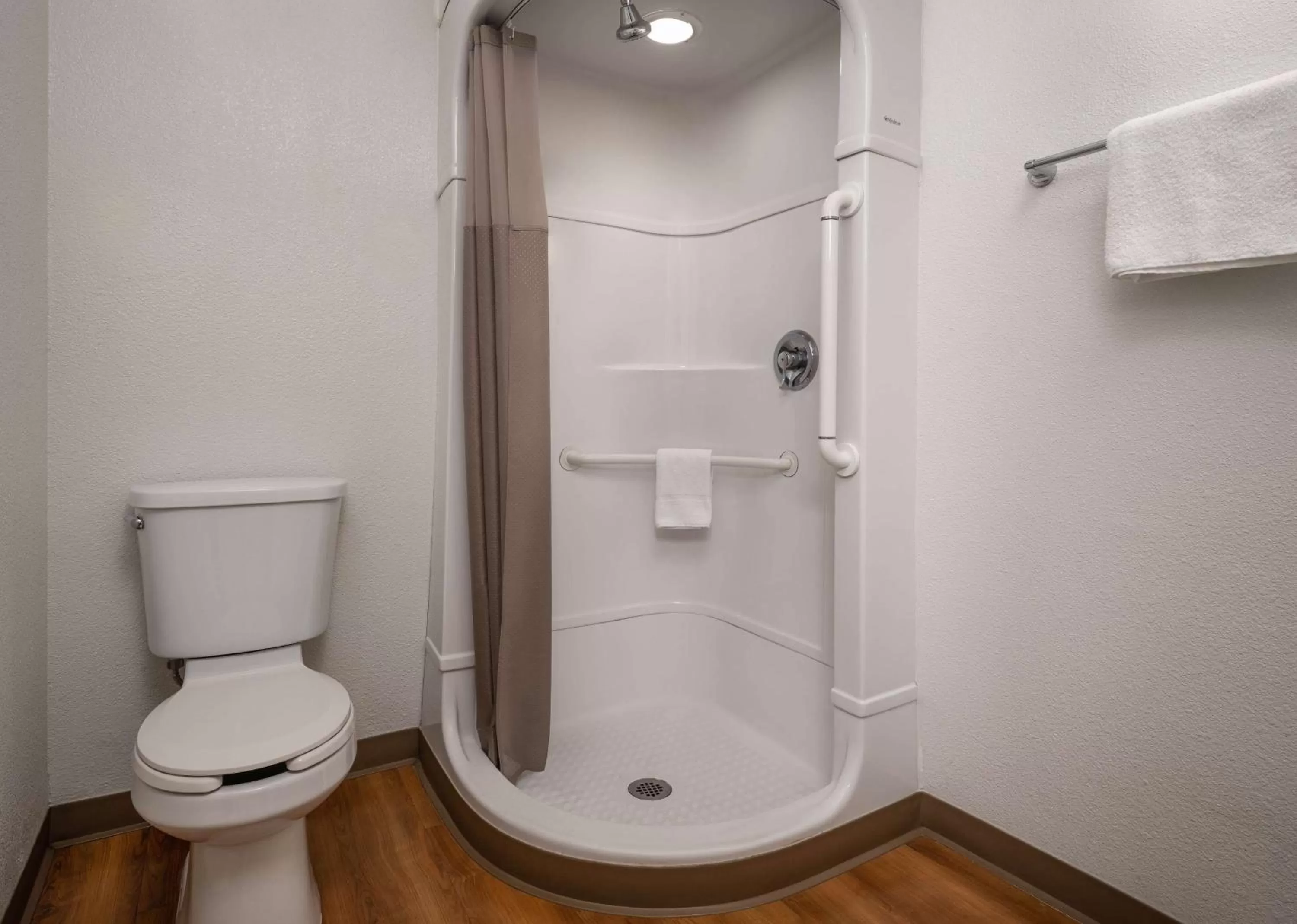 Bathroom in Motel 6-Carpinteria, CA - Santa Barbara - North