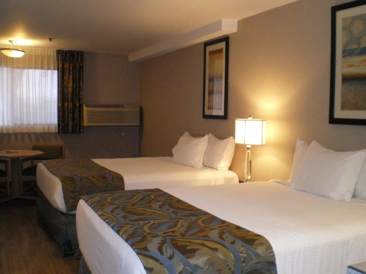 Bedroom in Shilo Inn Suites Hotel - Nampa Suites