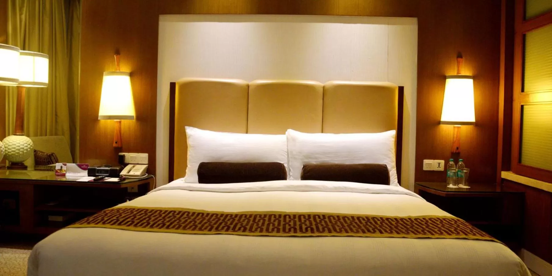 Photo of the whole room, Bed in Crowne Plaza New Delhi Okhla by IHG