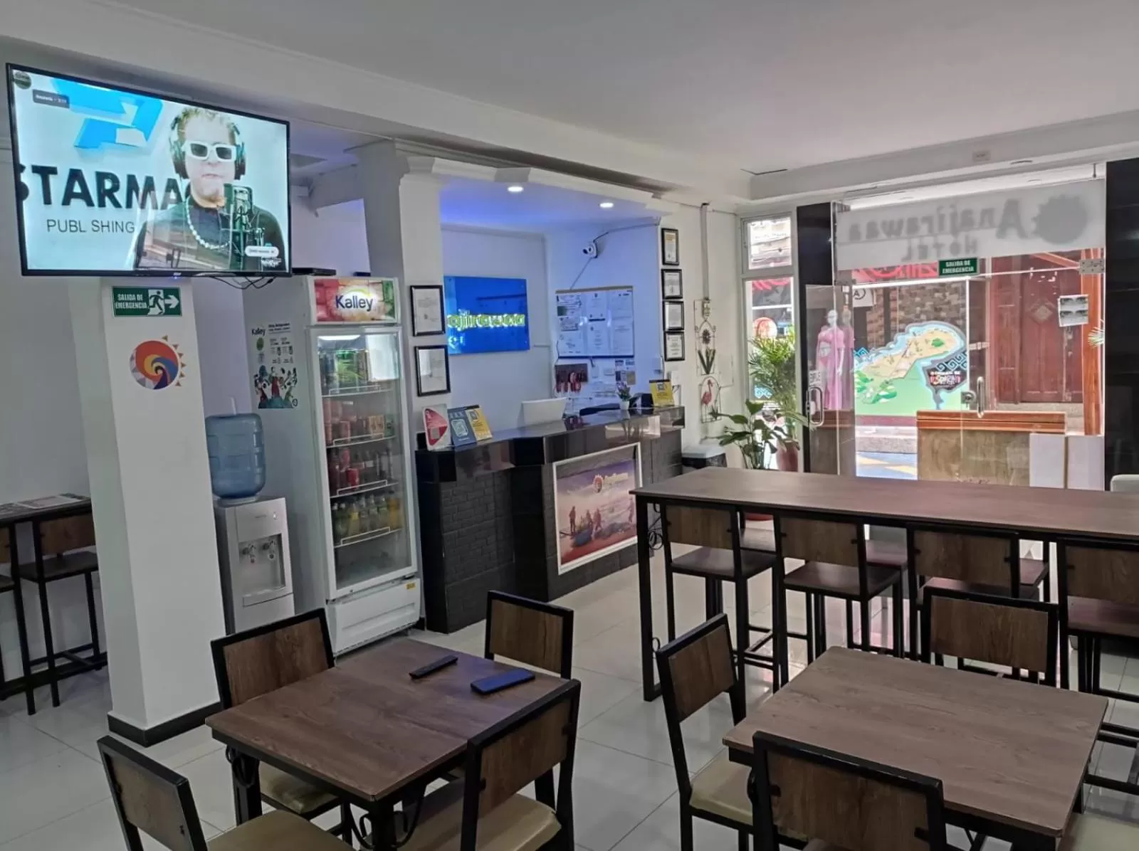 Restaurant/Places to Eat in ANAJIRAWAA HOTEL