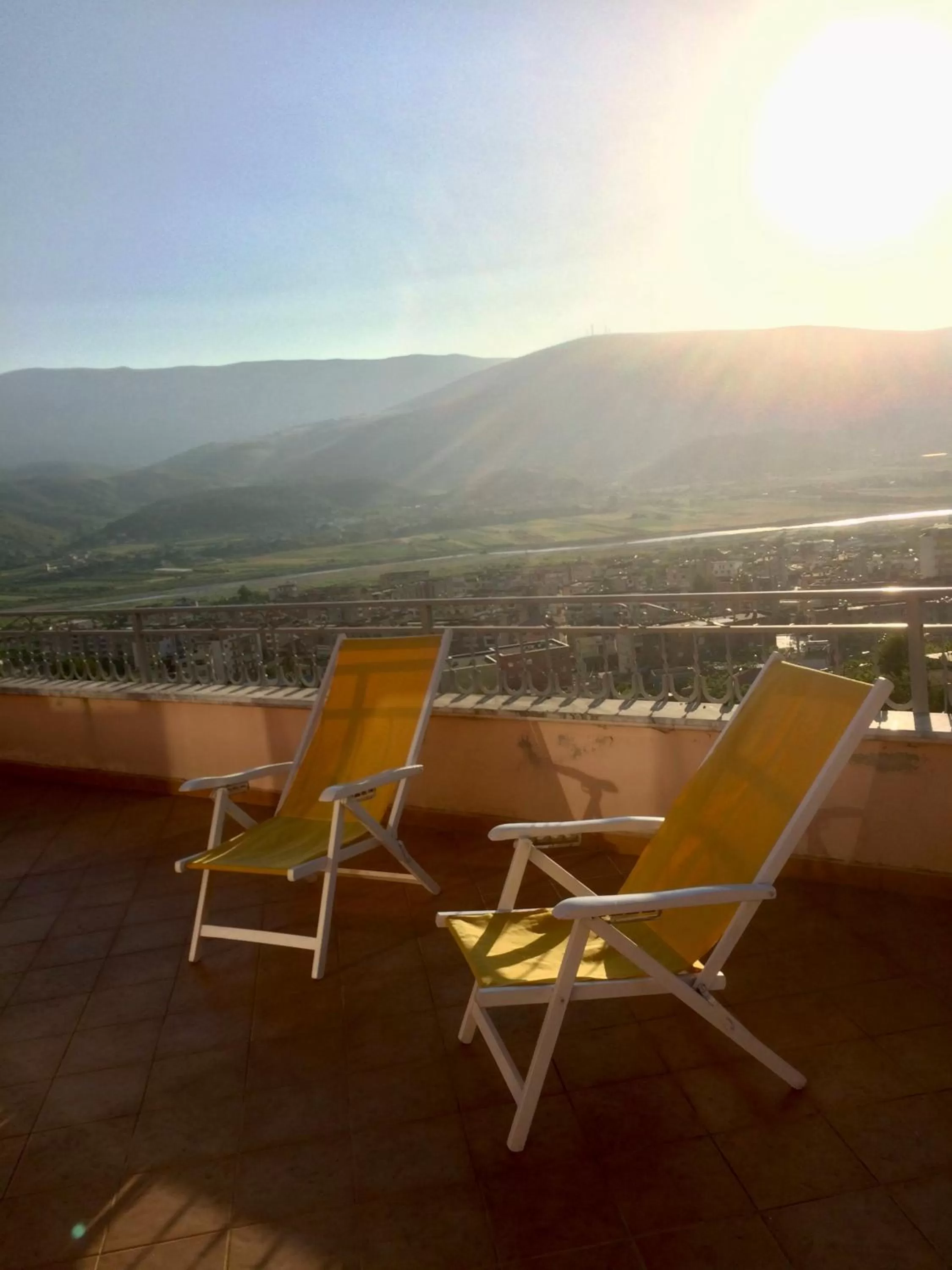 Balcony/Terrace, Mountain View in Guesthouse Villa Rosa Berat