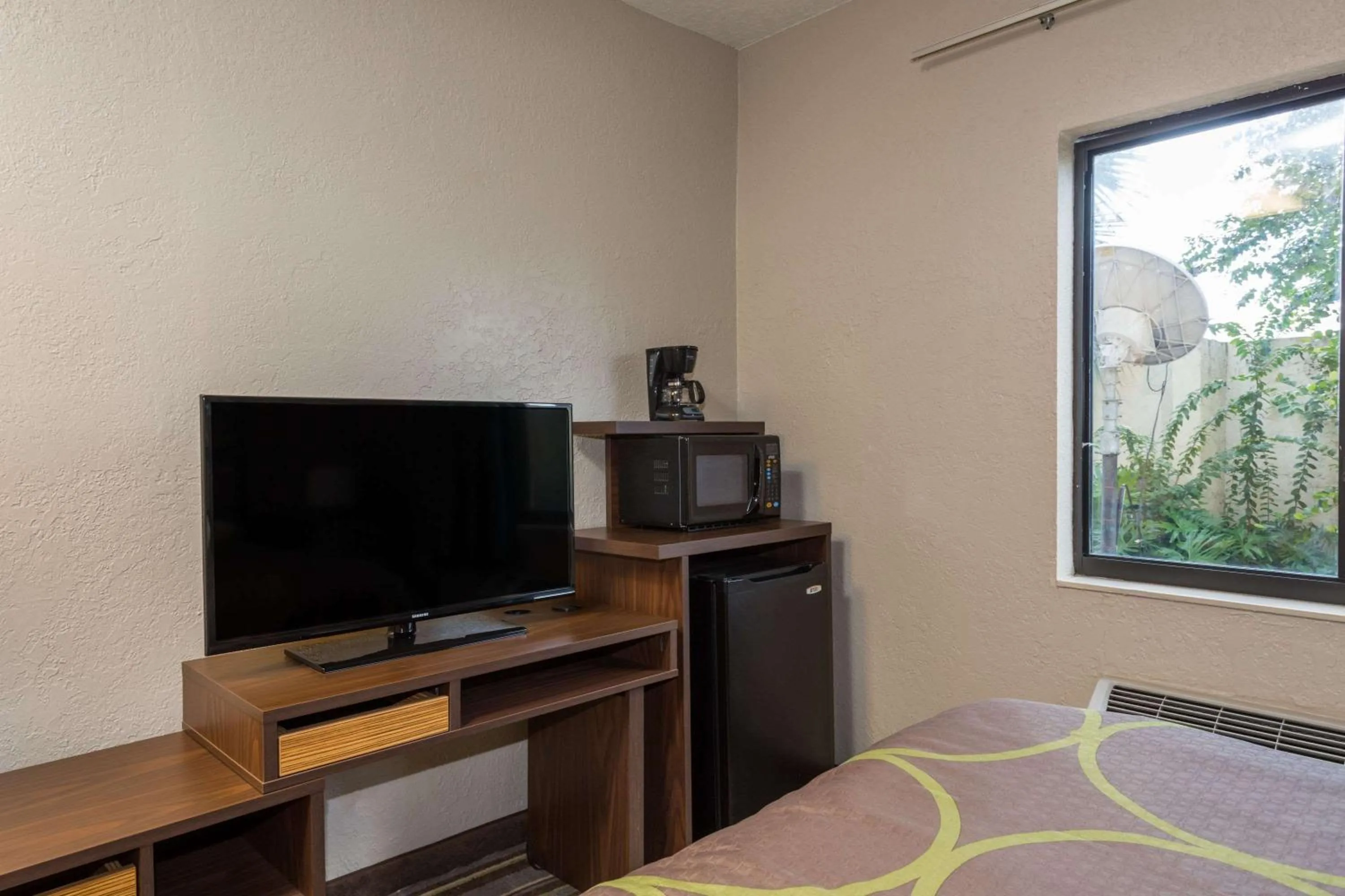Photo of the whole room in Super 8 by Wyndham Pompano Beach