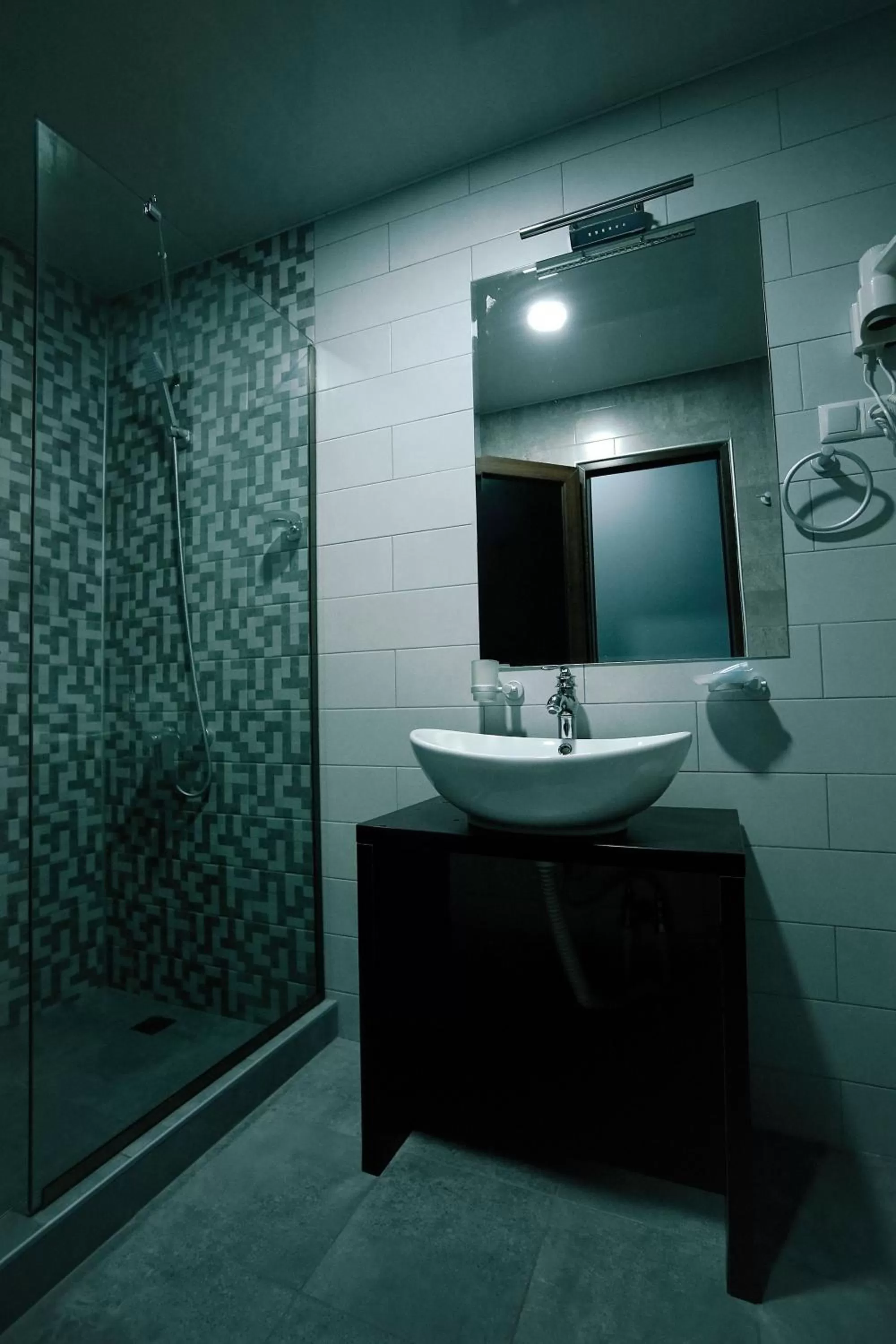 Property building, Bathroom in Hotel Rero