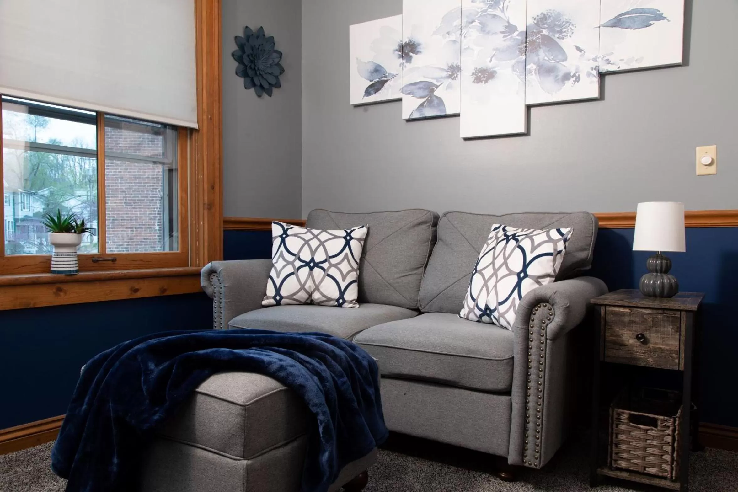 Seating Area in Riverboat Suites