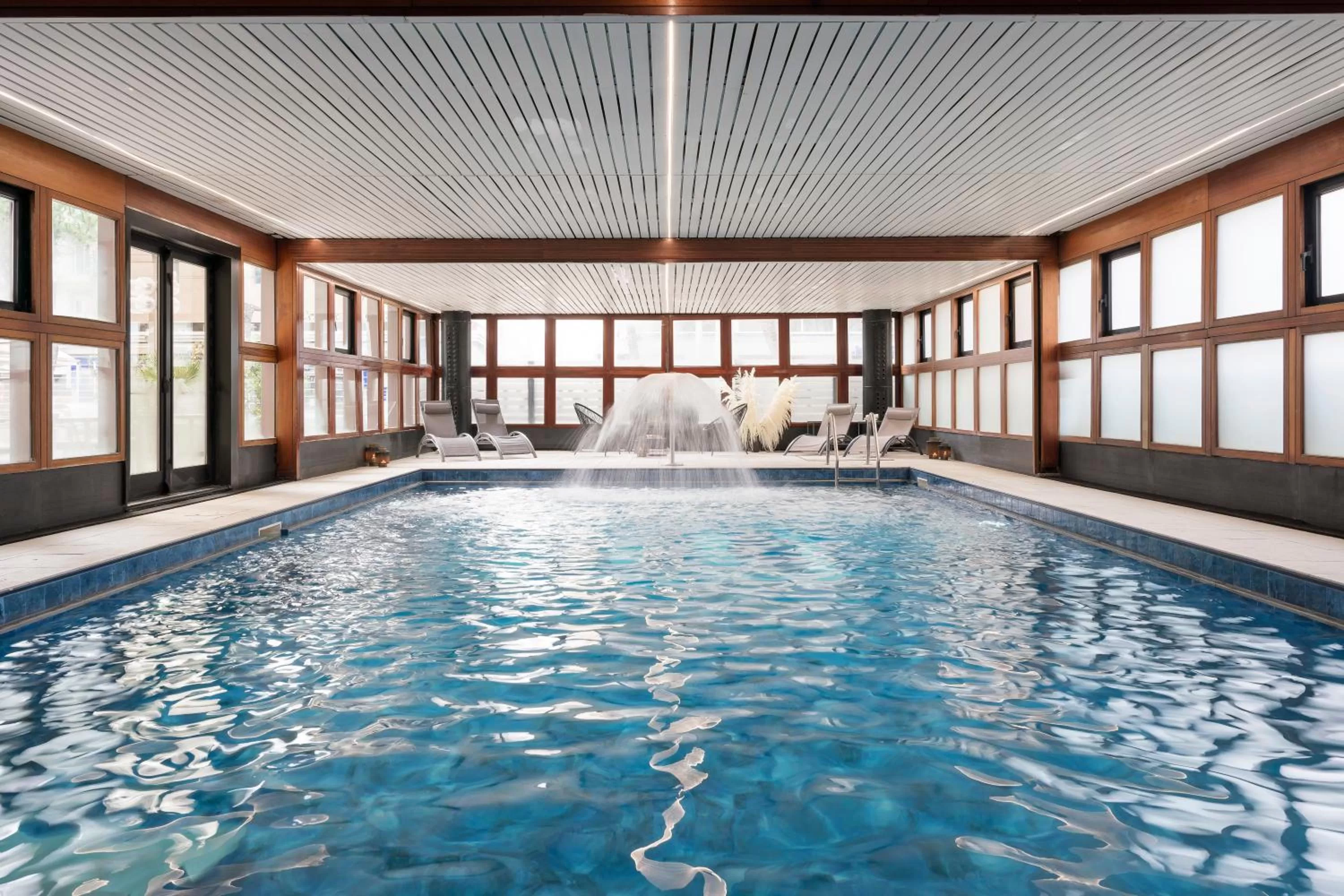 Swimming pool in Hotel Imperiale Rimini & SPA