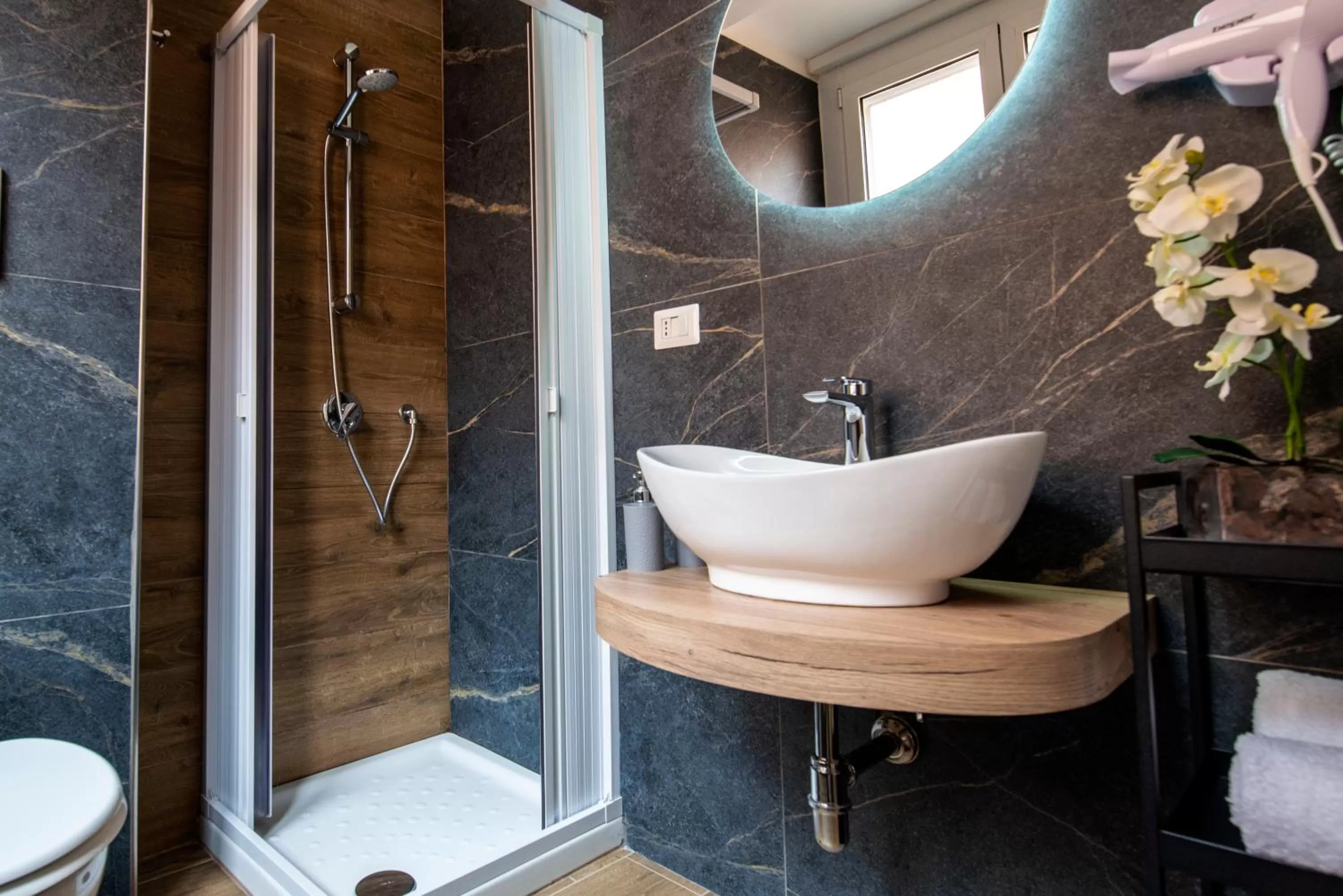 Shower in VIVI A NAPOLI