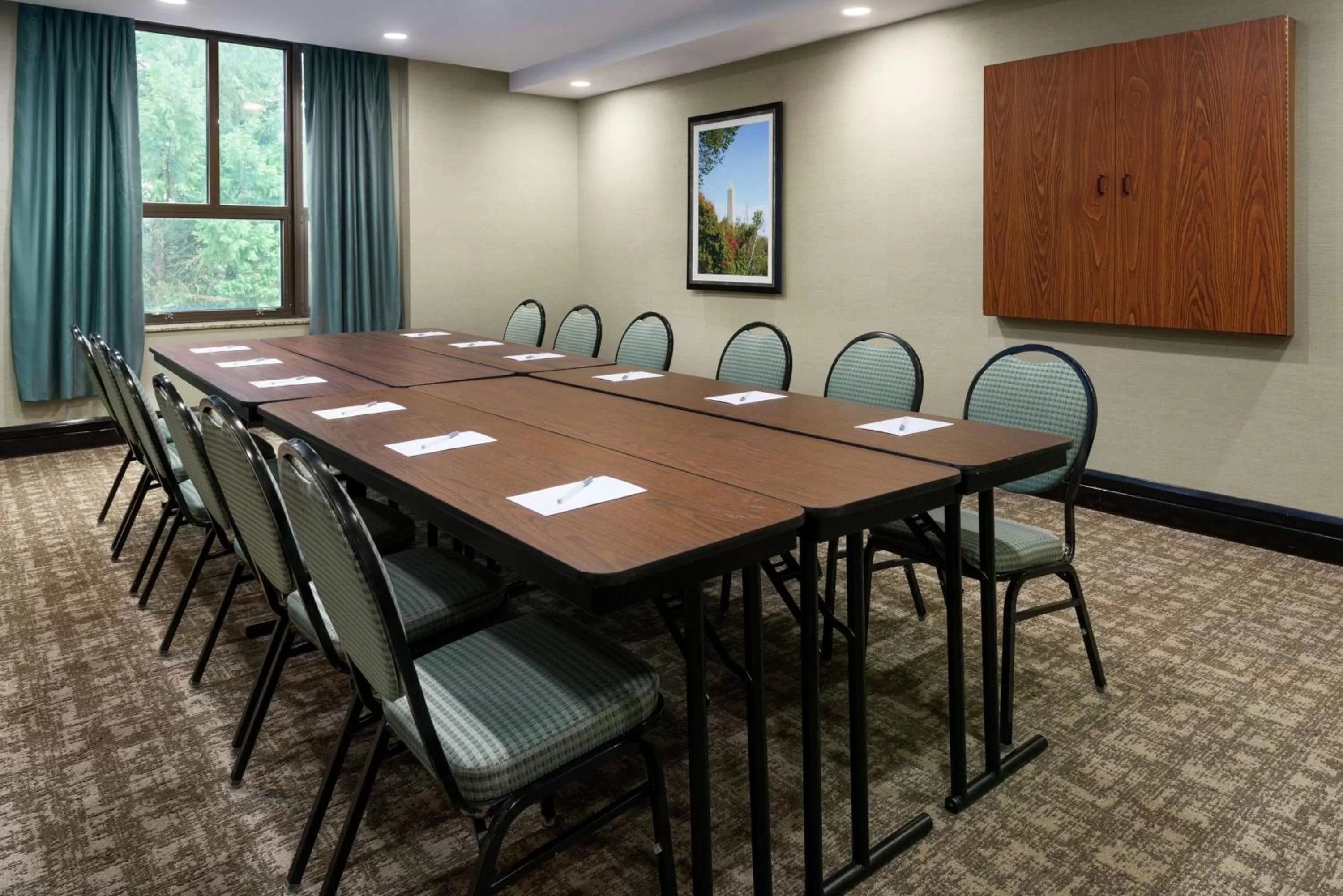 Meeting/conference room in Hampton Inn & Suites National Harbor/Alexandria Area