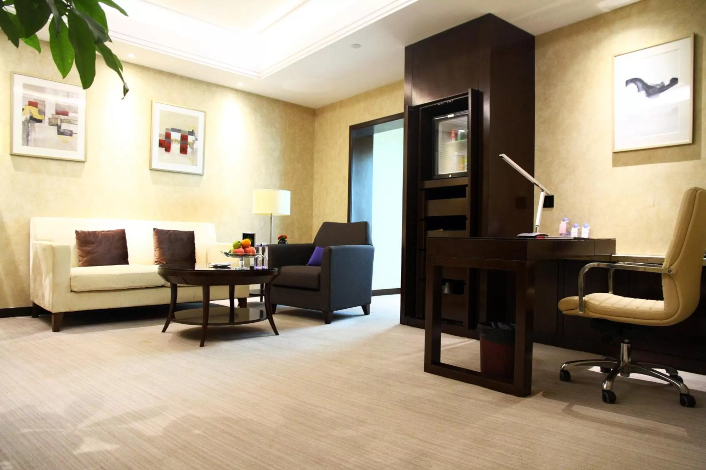 Living room in The Pavilion Hotel Shenzhen (Huaqiang NorthBusiness Zone)